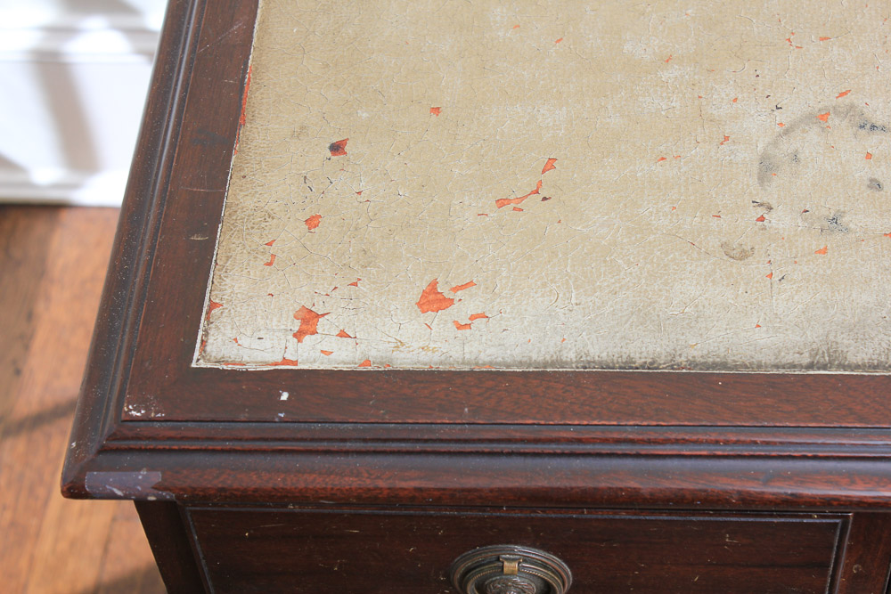 Vintage Federal Style Mahogany Kneehole Desk with Leather Top