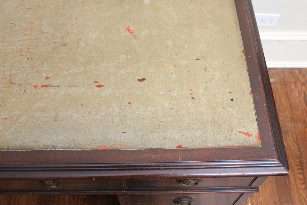 Vintage Federal Style Mahogany Kneehole Desk with Leather Top