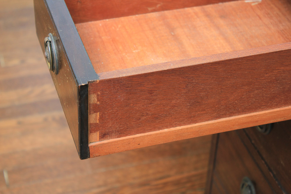 Vintage Federal Style Mahogany Kneehole Desk with Leather Top