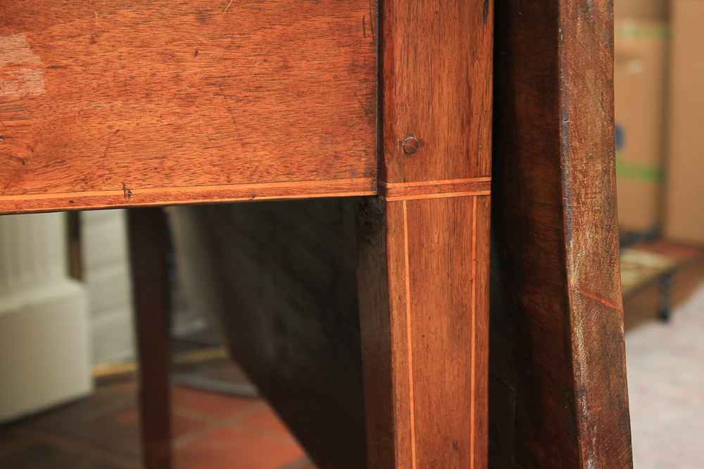 Antique Hepplewhite Mahogany Drop-Leaf Table