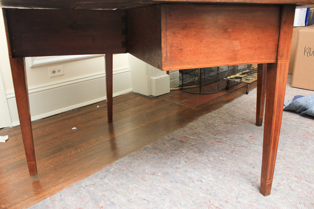 Antique Hepplewhite Mahogany Drop-Leaf Table