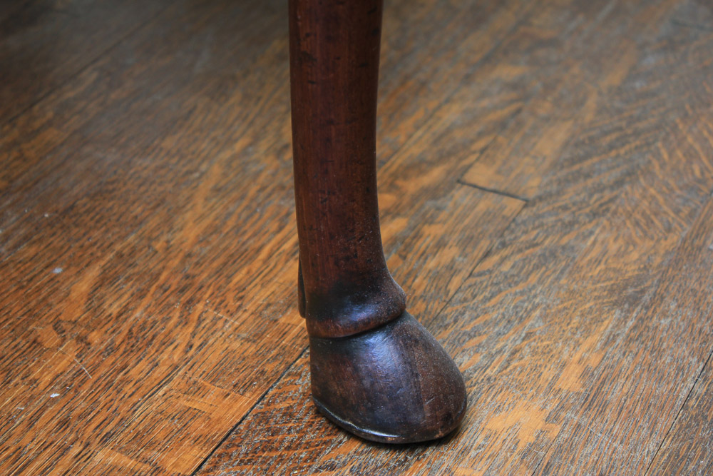 Antique English George III Mahogany Drop-Leaf Table