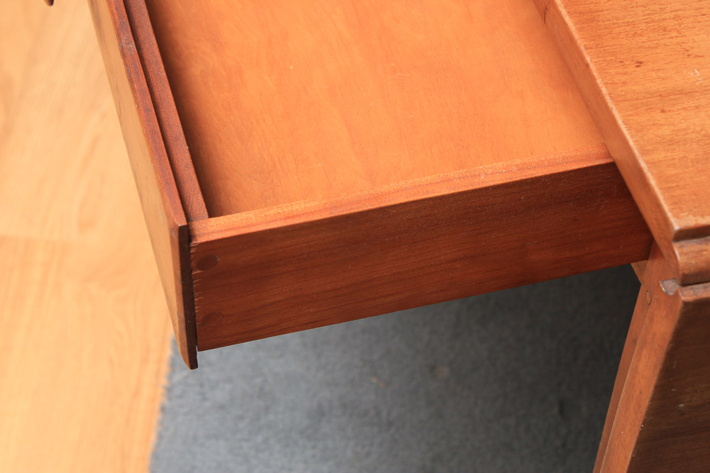 Antique Hepplewhite Style Cherry Drop Leaf Dining Table