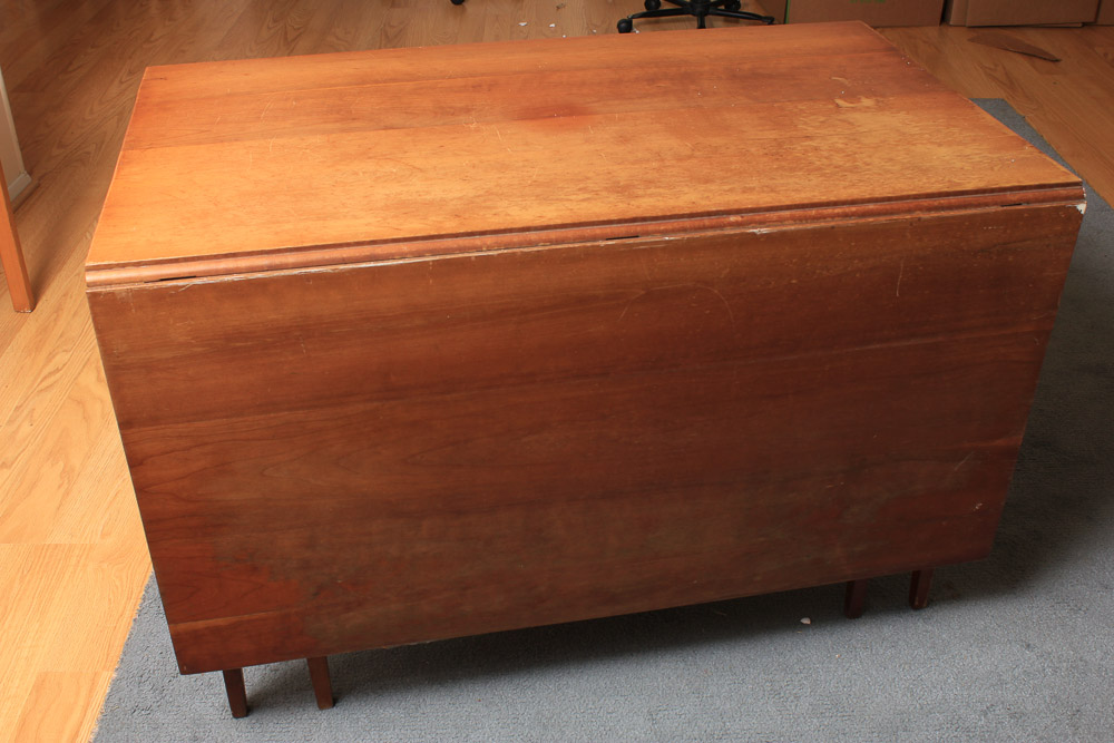 Antique Hepplewhite Style Cherry Drop Leaf Dining Table