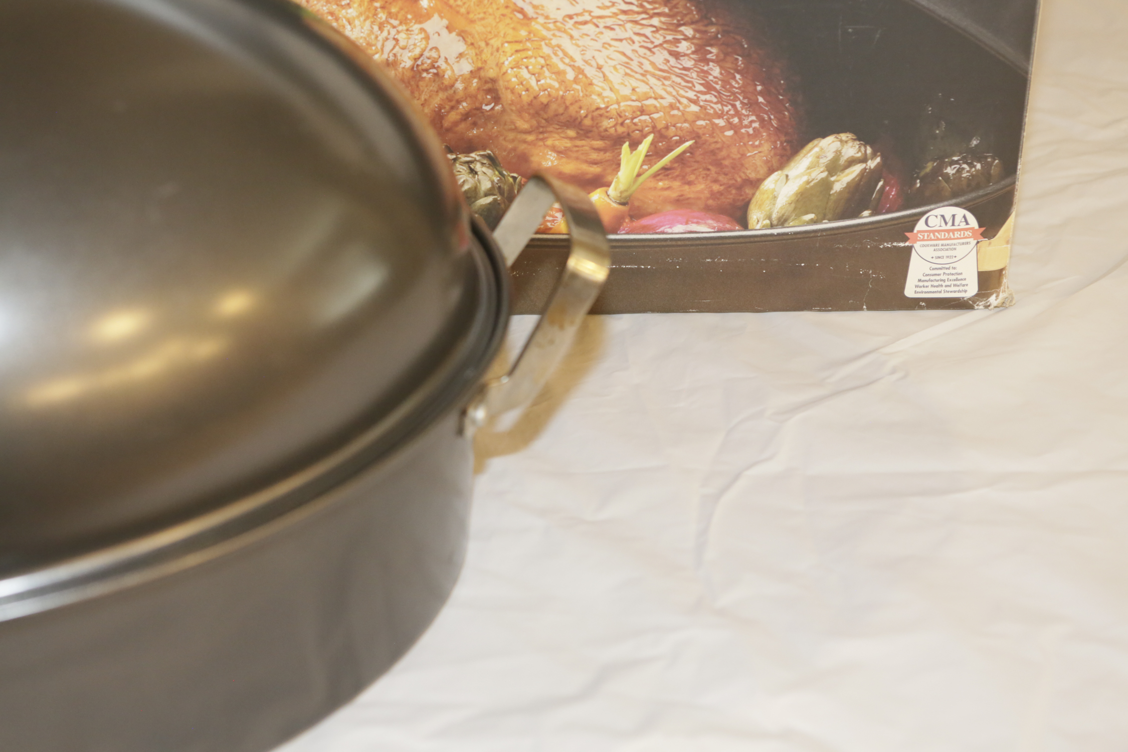 Oneida Gourmet Non-Stick Hi-Dome Covered Roaster with Rack