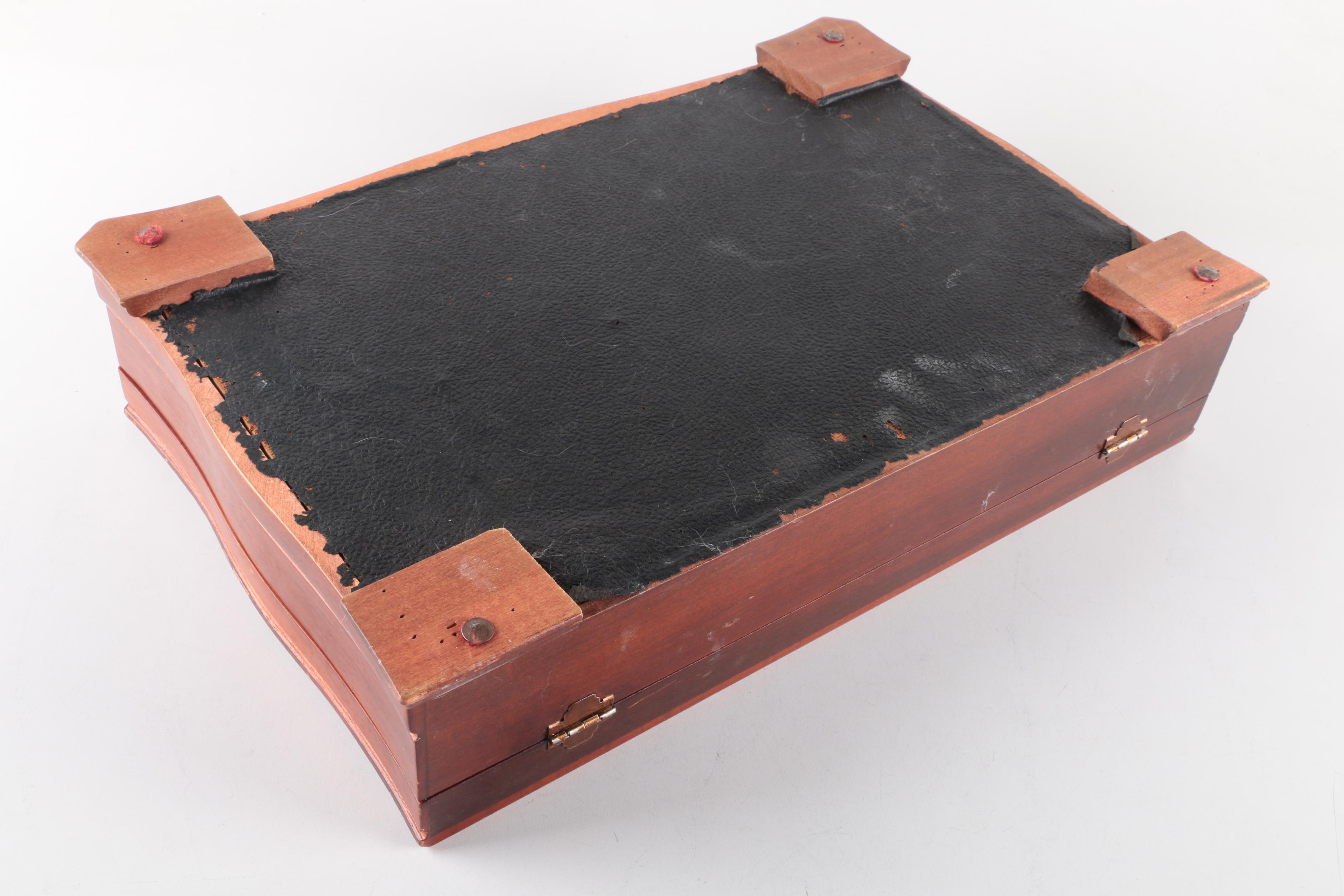 Oneida Community "Coronation" Silver-Plated Flatware Set