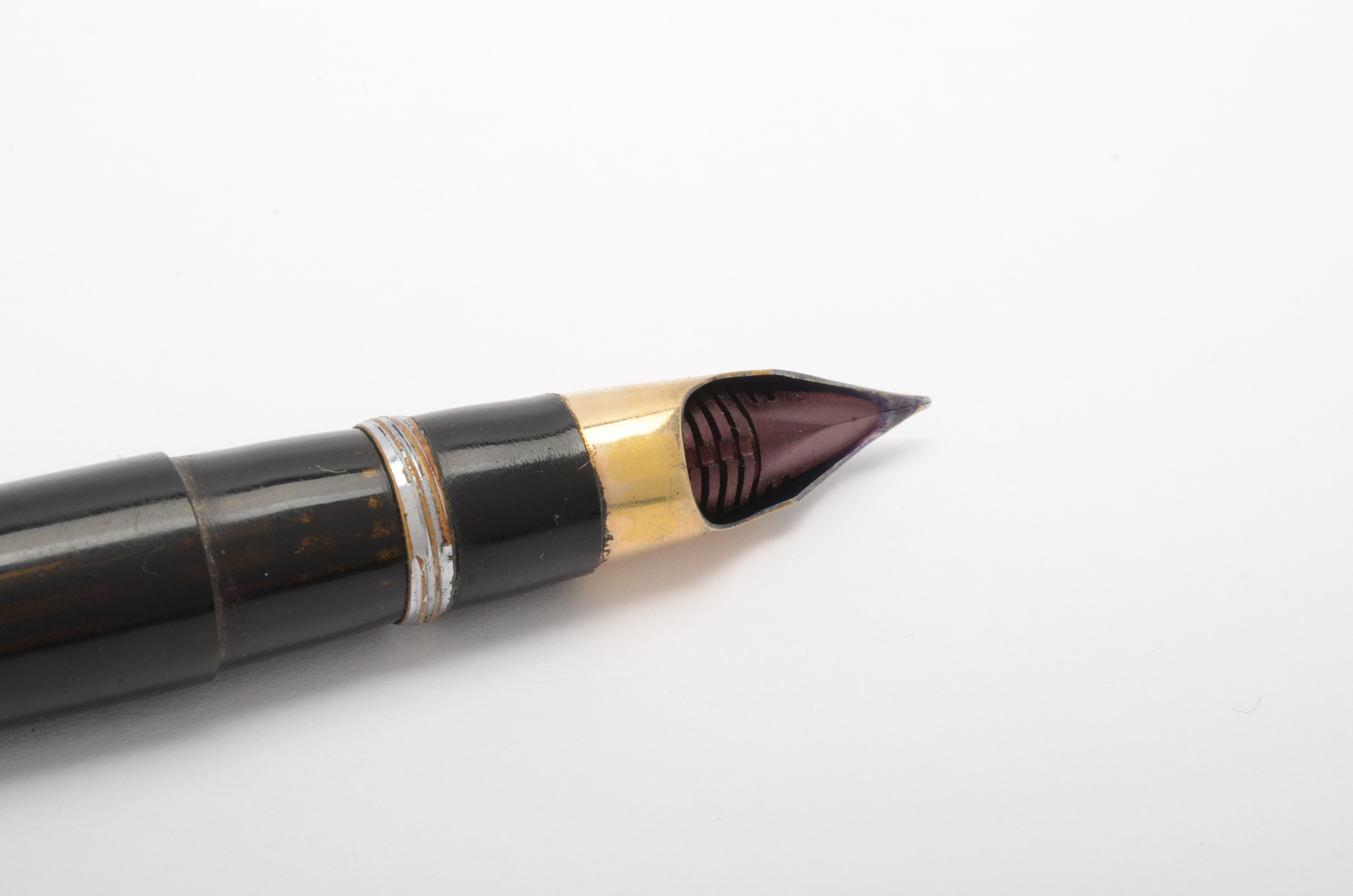 Vintage Sheaffer Fountain Pen with 14K Gold Accents