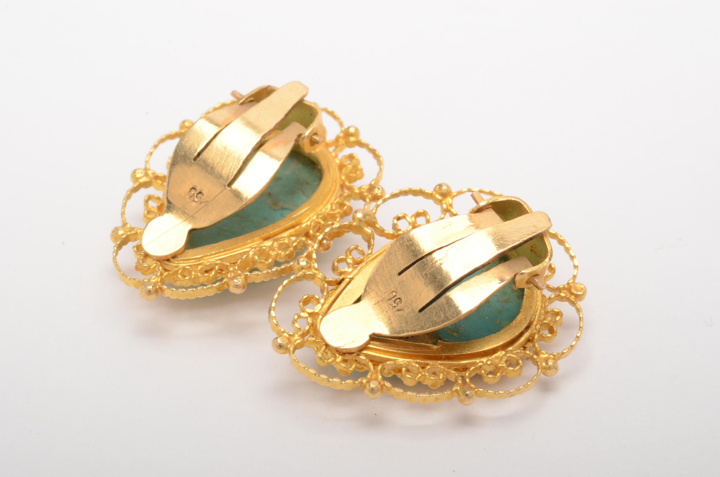 18K Yellow Gold Turquoise Clip Earrings
