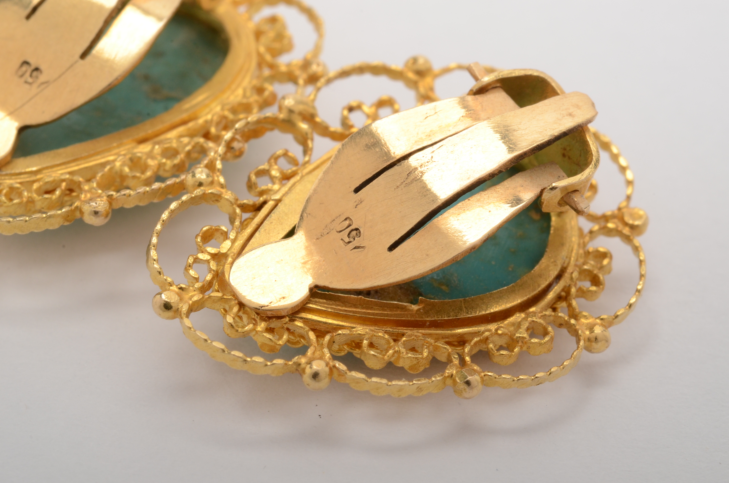 18K Yellow Gold Turquoise Clip Earrings
