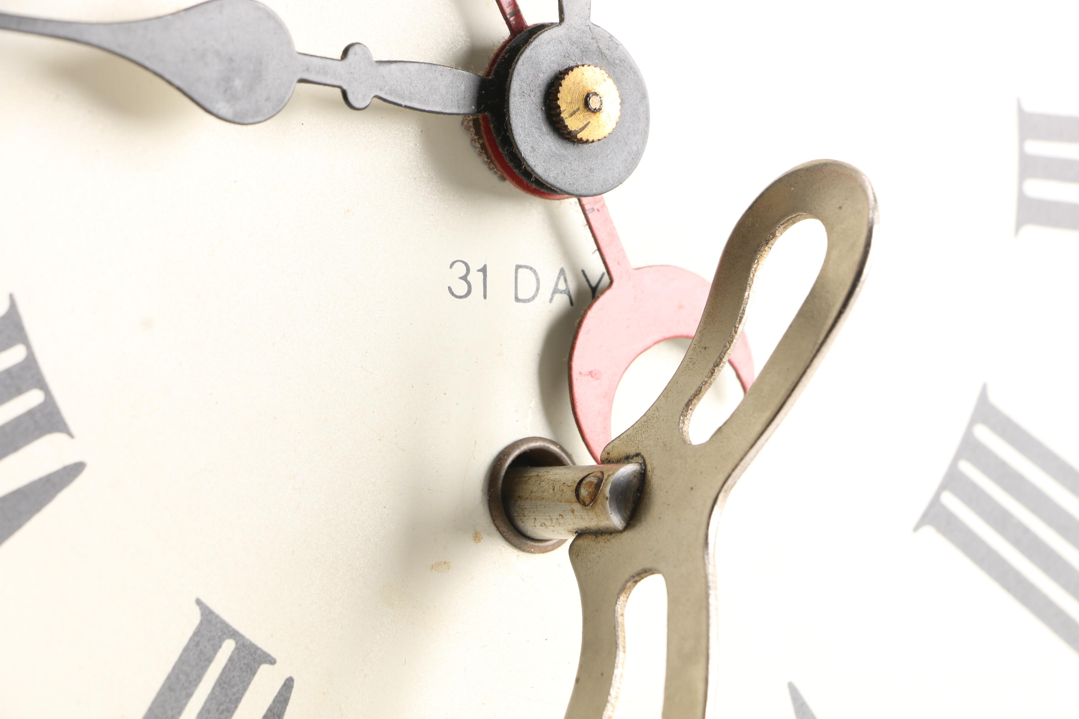 Le Gant Pendulum Wall Clock