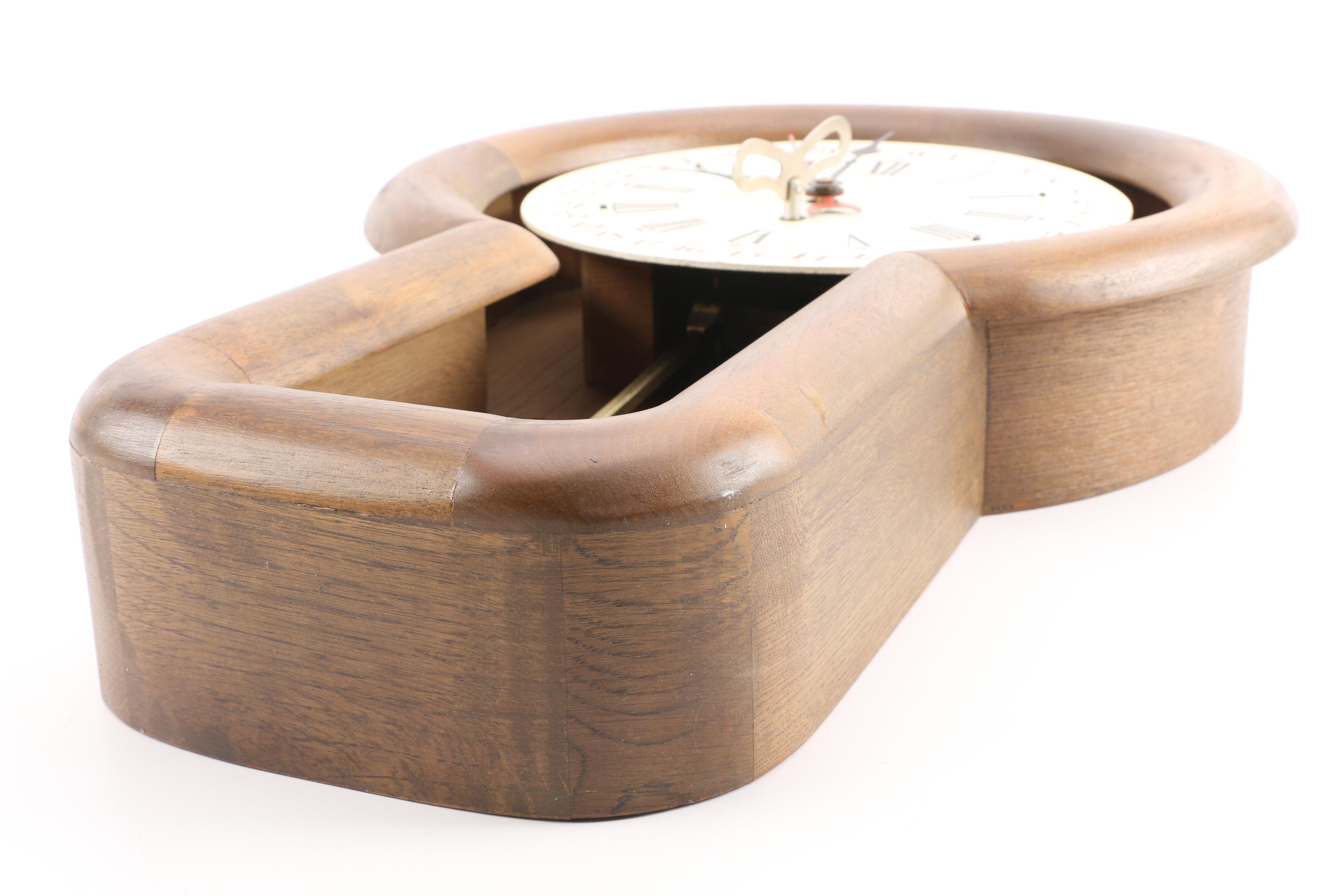 Le Gant Pendulum Wall Clock