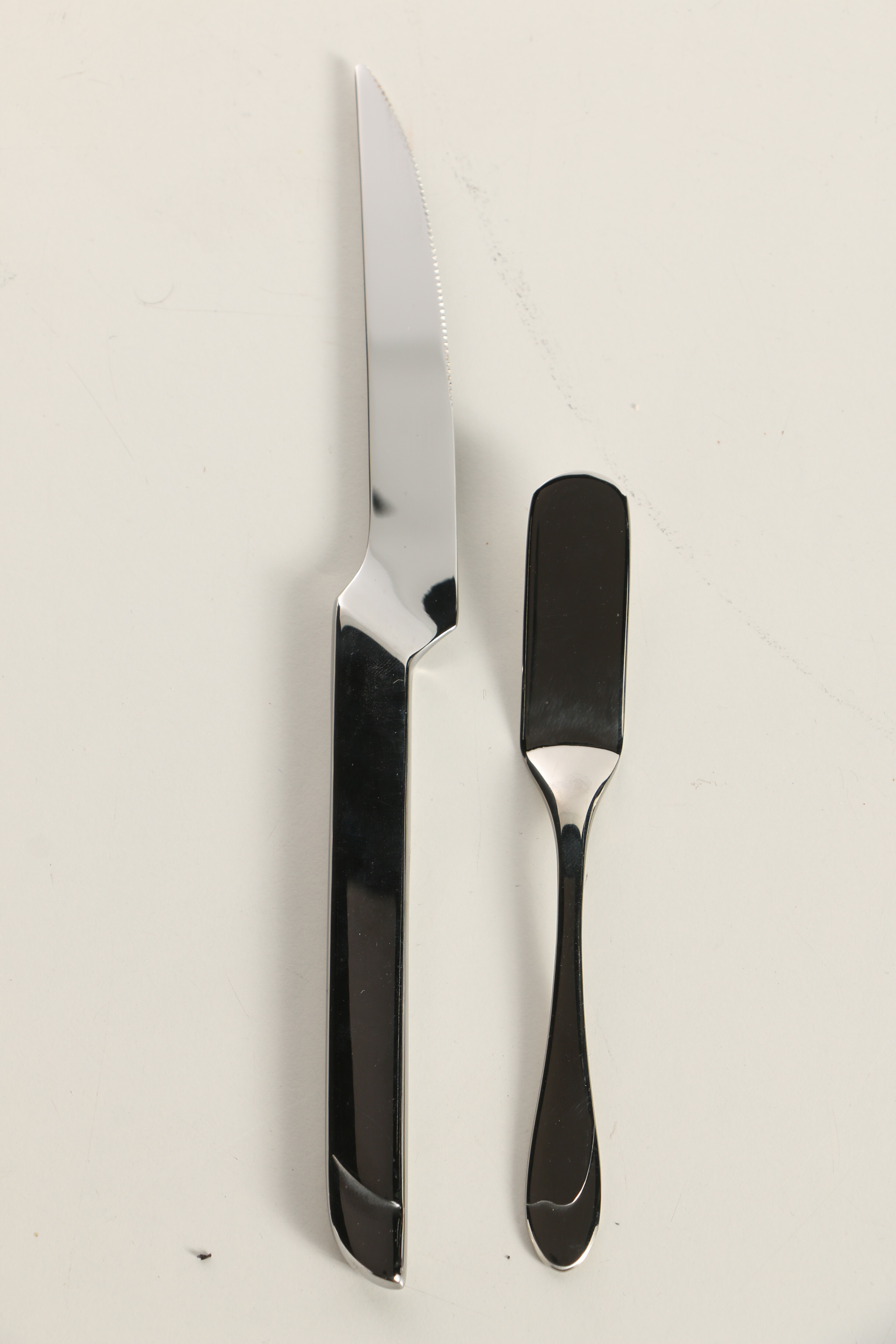 Oscar Tusquets Blanca "Victoria" Stainless Steel Dinnerware