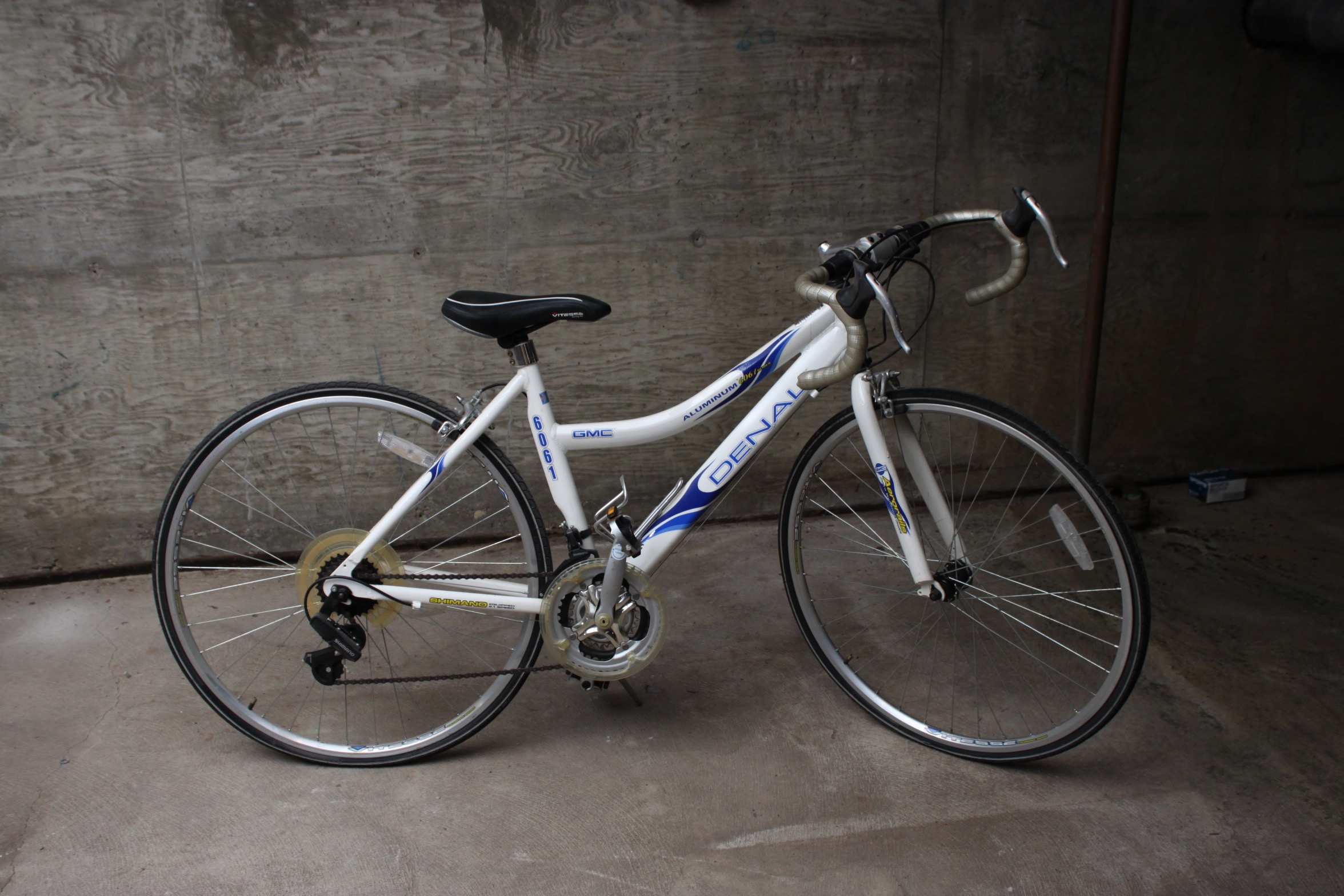 GMC Denali 6061 Road Bicycle