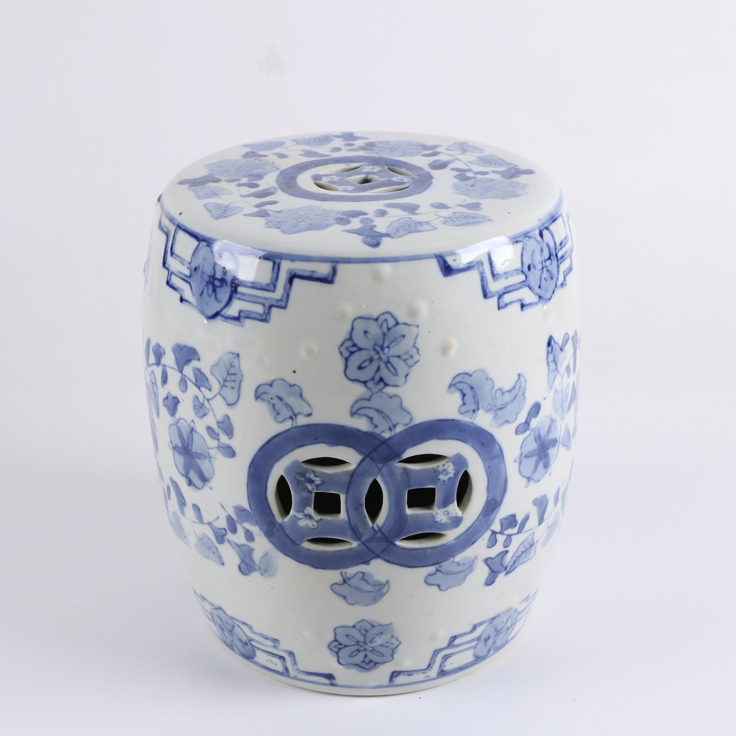 Chinese Ceramic Blue and White Stand and Vase