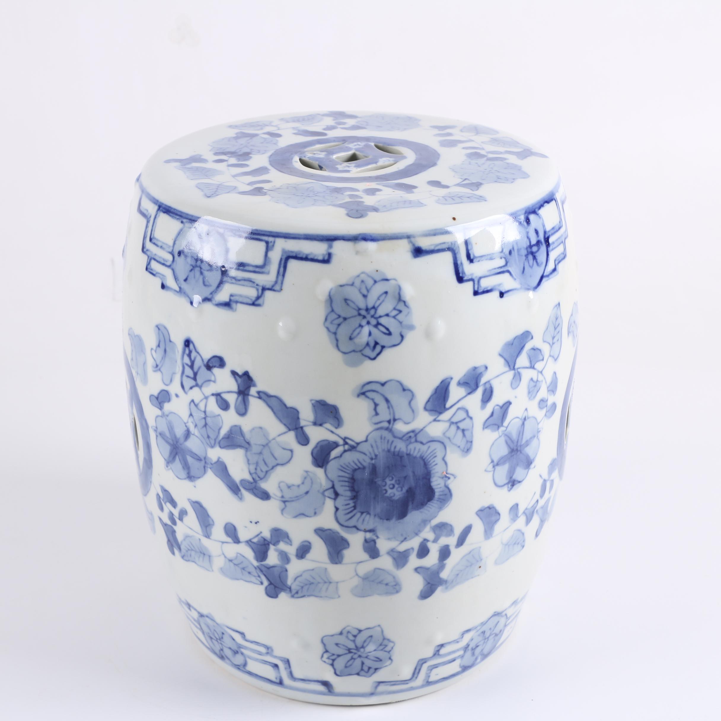 Chinese Ceramic Blue and White Stand and Vase