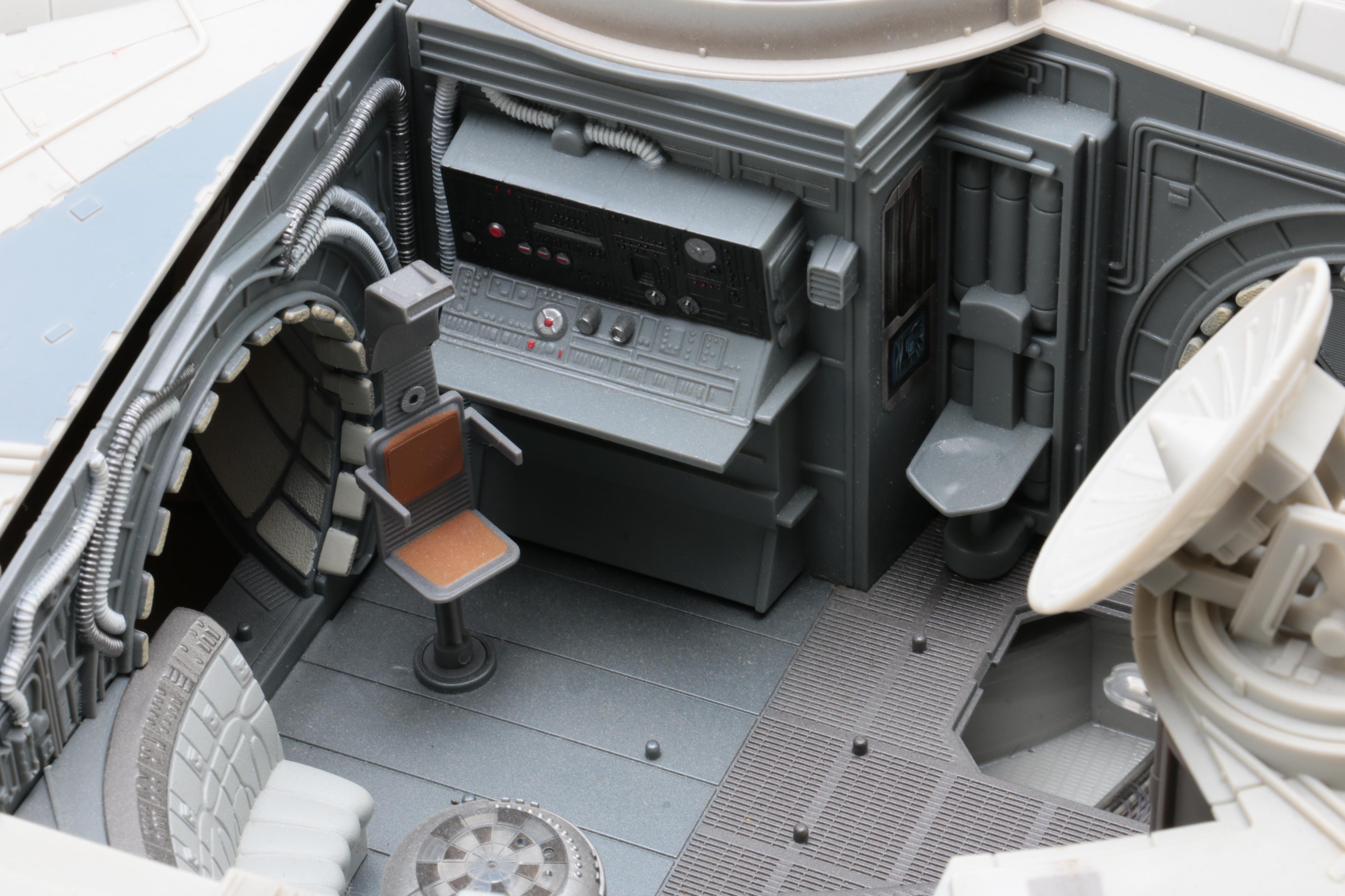 "Star Wars" Millennium Falcon Toy