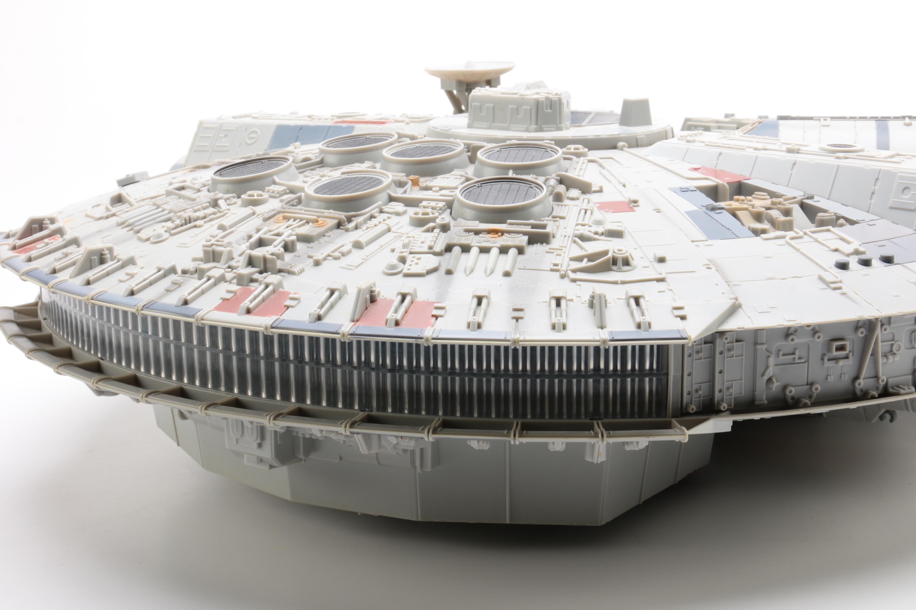 "Star Wars" Millennium Falcon Toy