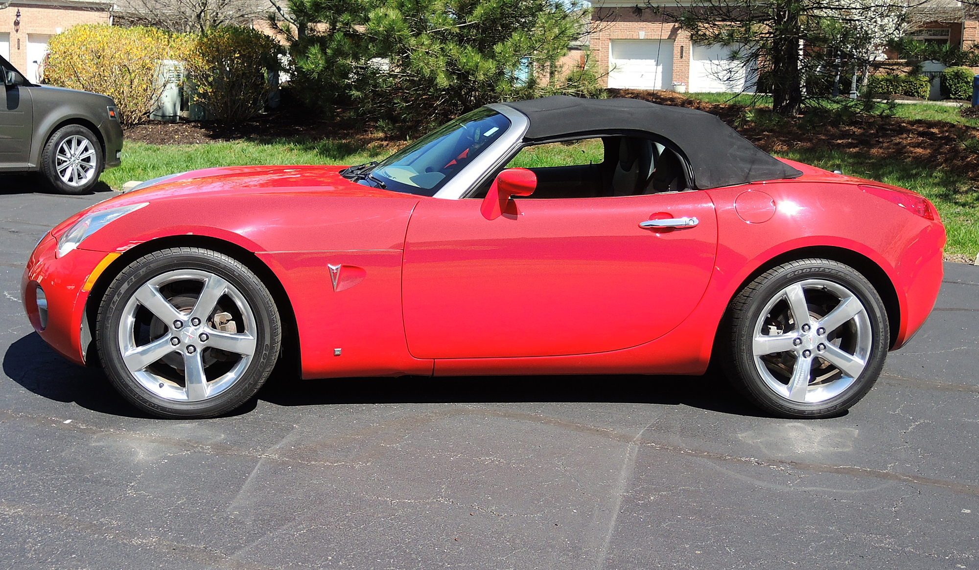 2006 Red Pontiac Solstice Convertible