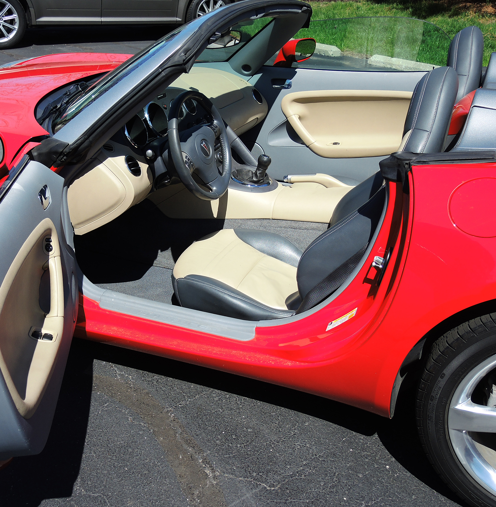 2006 Red Pontiac Solstice Convertible
