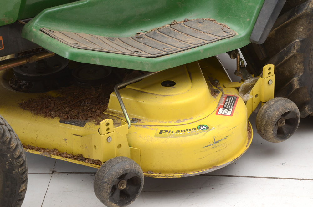 John Deere GT275 Mulching Riding Mower