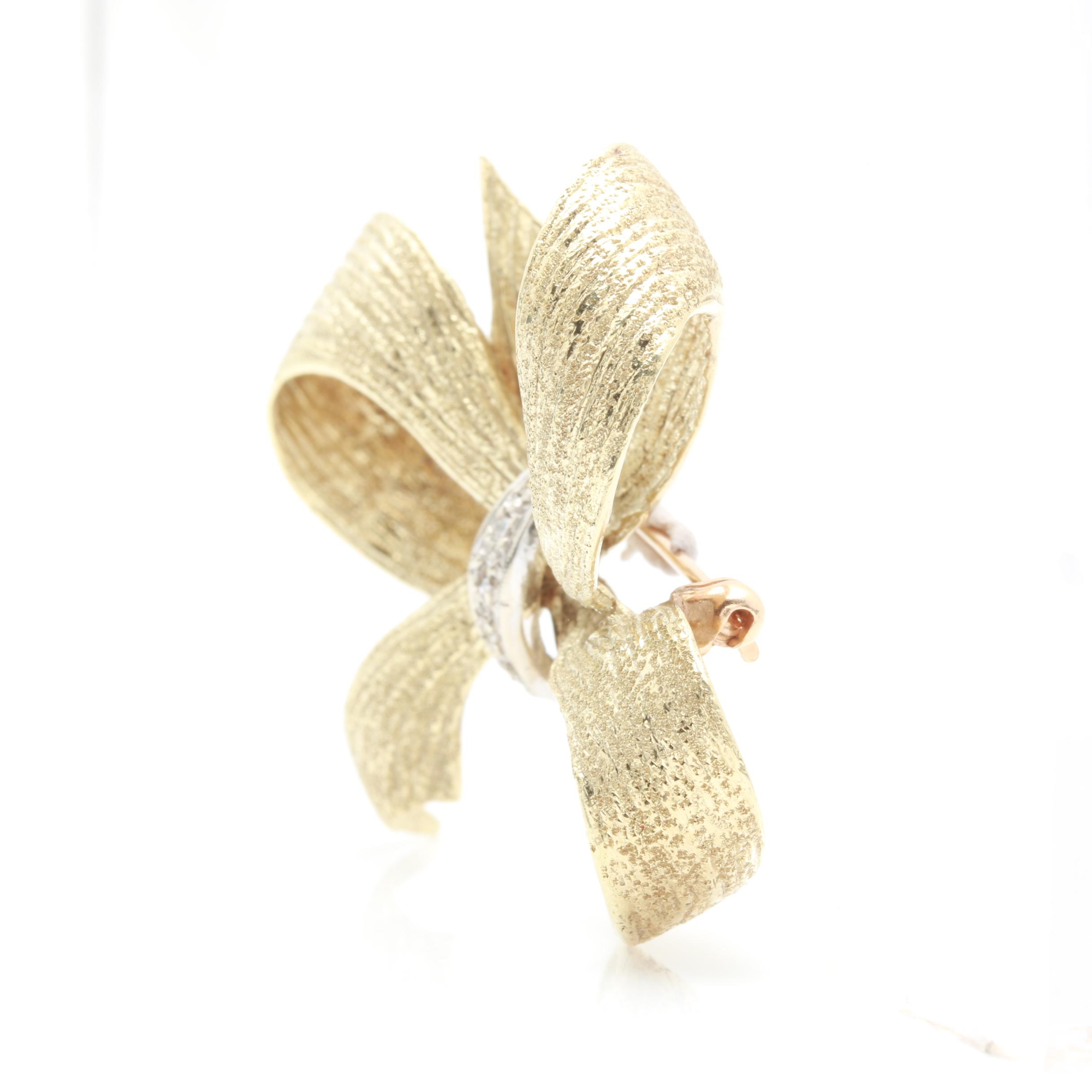 Retro Modern 14K Yellow Gold Glitter Texture Diamond Bow Brooch