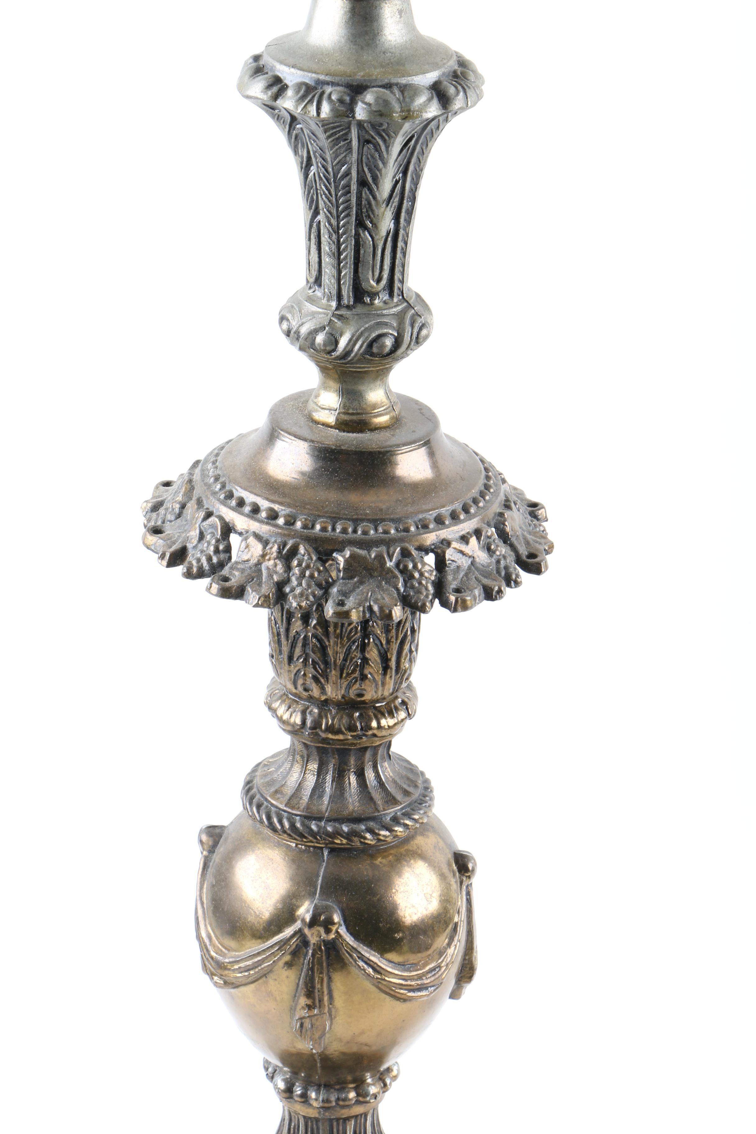 Neoclassical Style Metal Lamp
