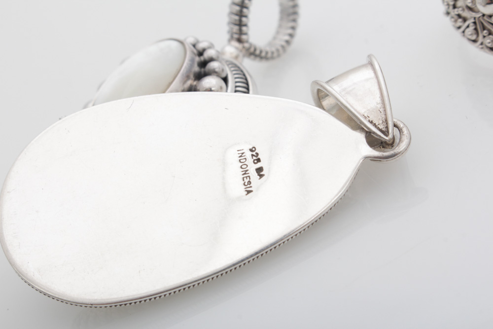 Suarti Bali Sterling Silver Mother of Pearl Pendants and Ring