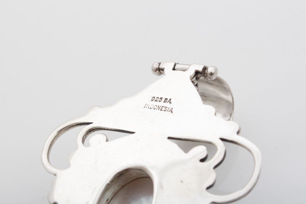 Suarti Bali Sterling Silver Mother of Pearl Pendants and Ring