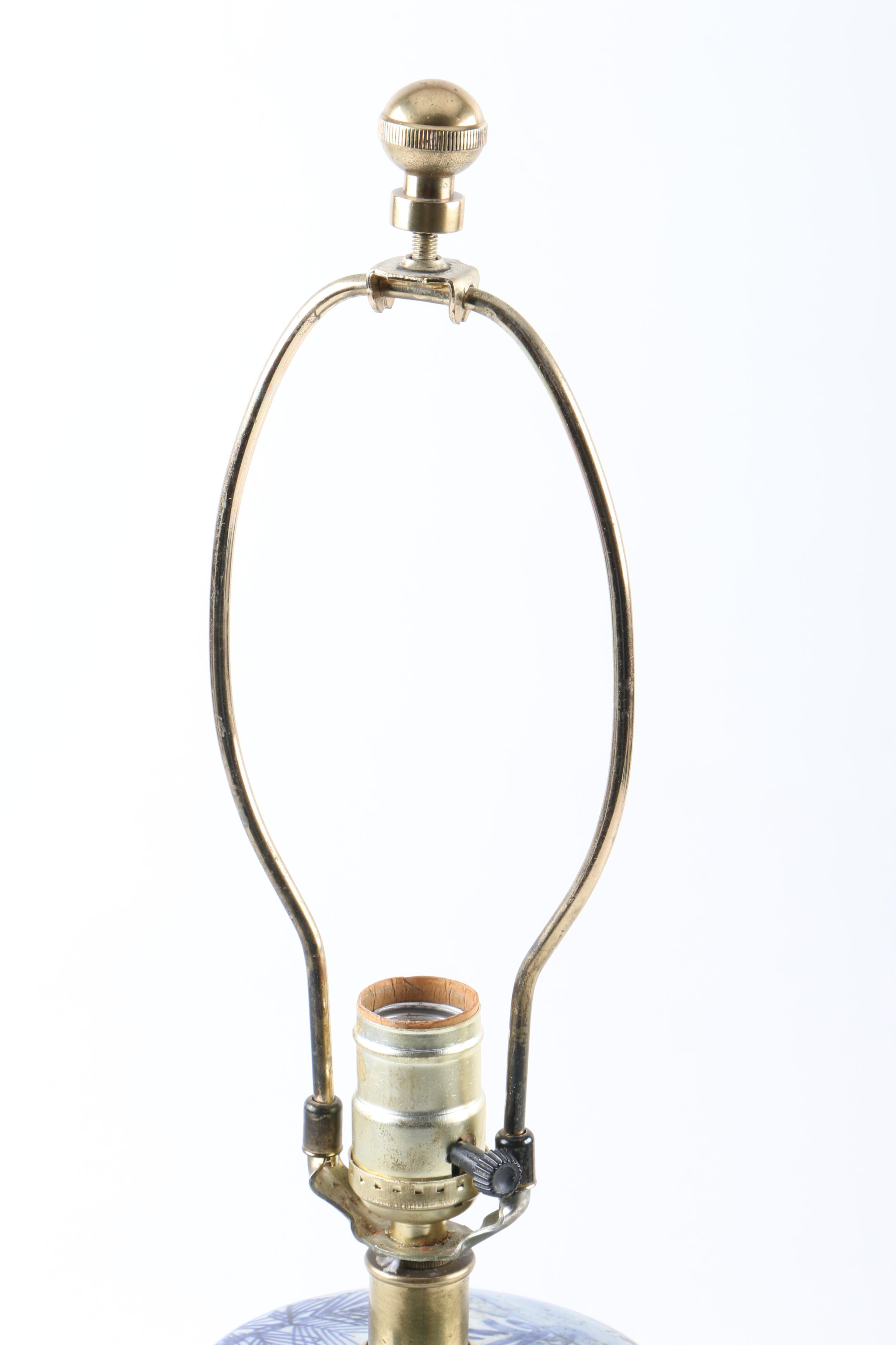 Chinese Ceramic Table Lamp