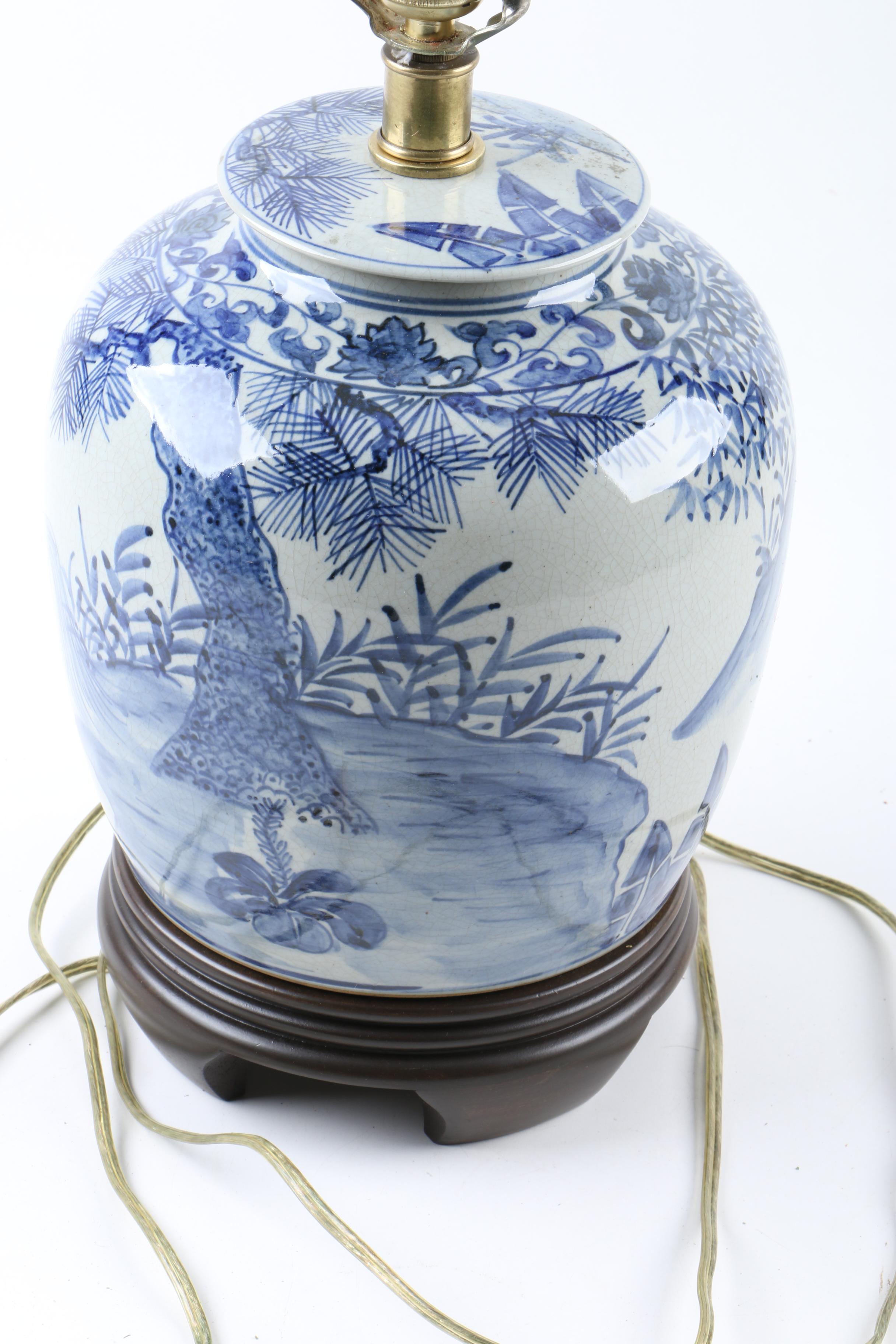 Chinese Ceramic Table Lamp