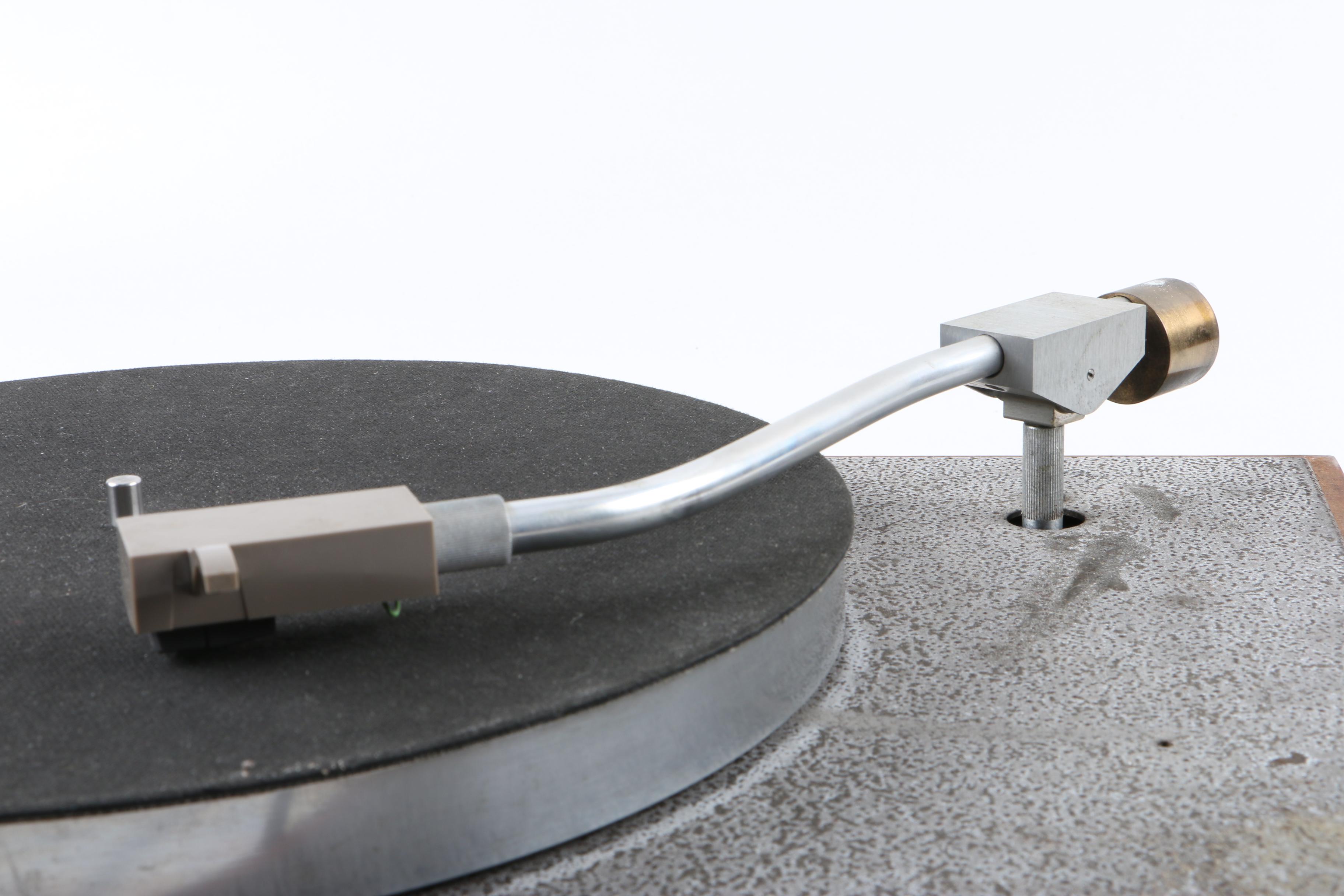 AR turntable