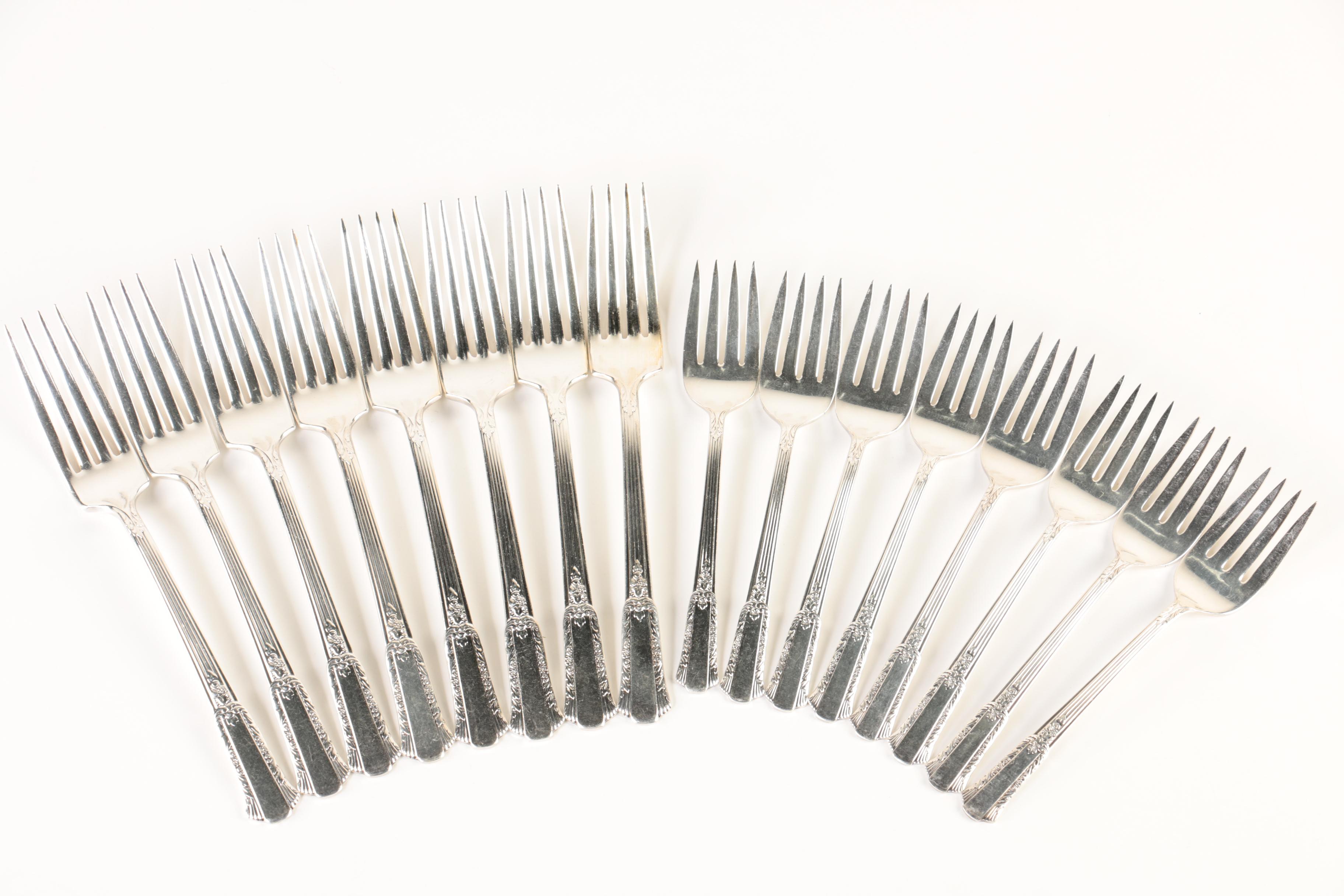 Wm. Rogers "Treasure" Silver Plate Flatware Set with Chest