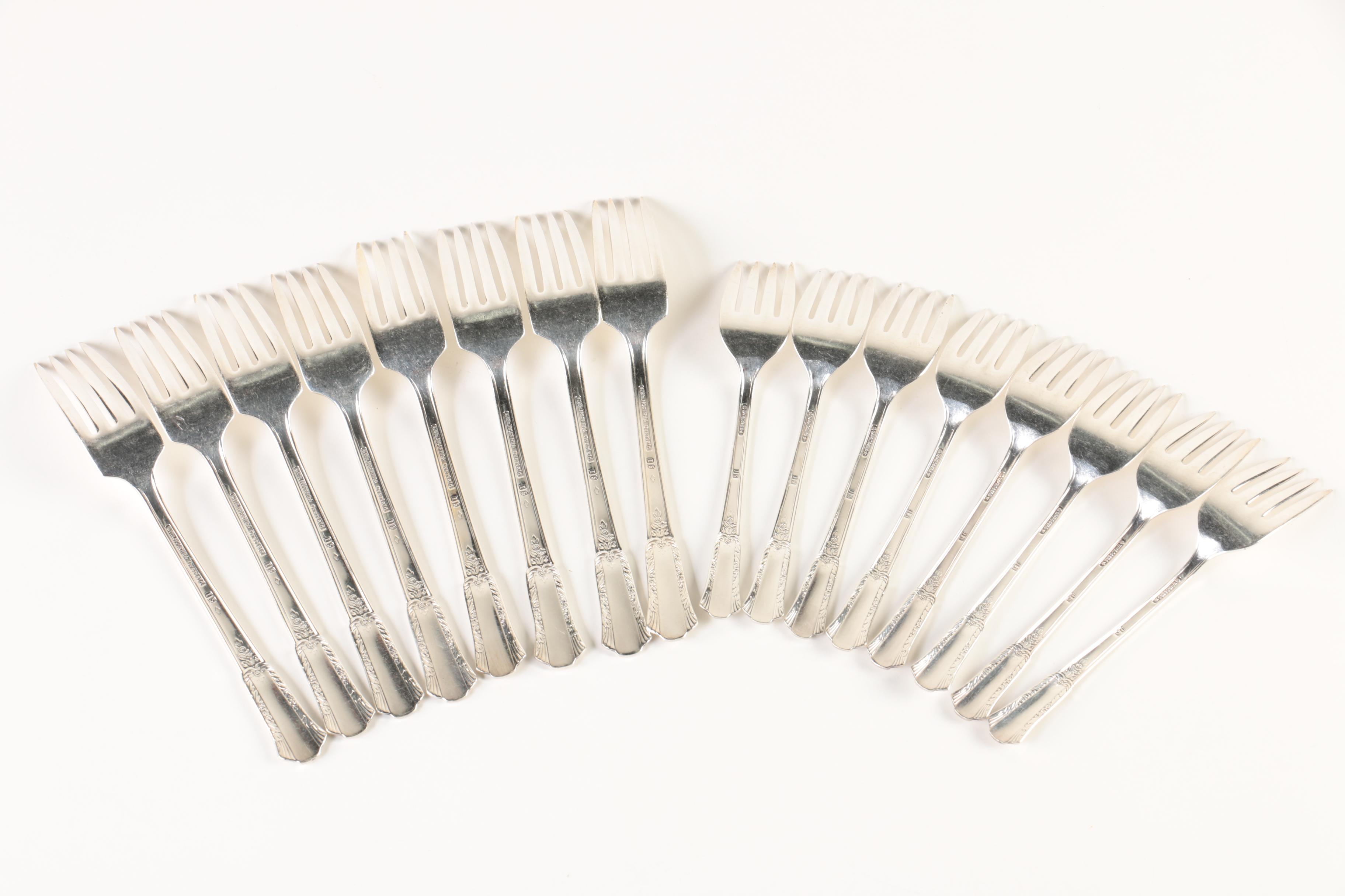 Wm. Rogers "Treasure" Silver Plate Flatware Set with Chest