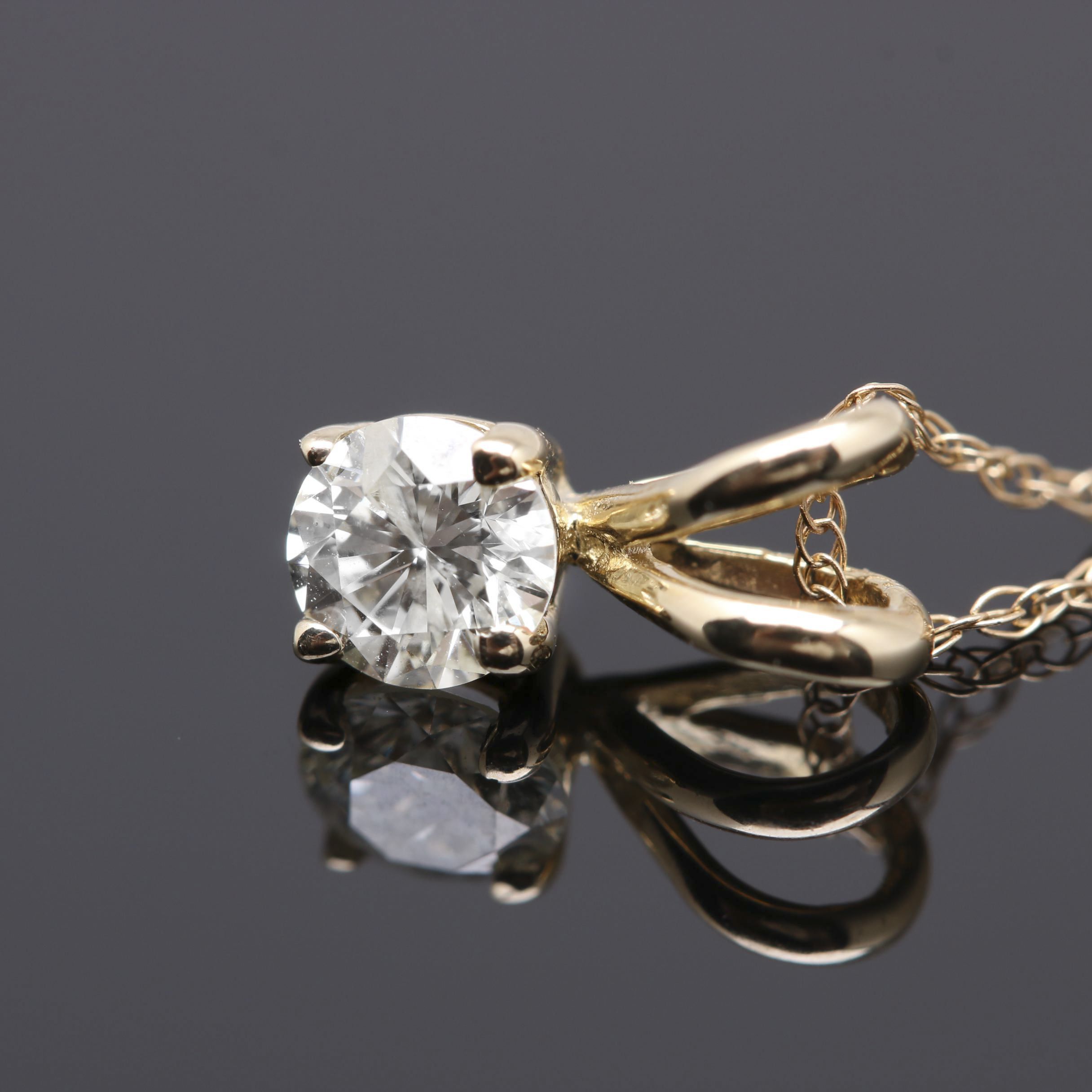 14K Yellow Gold Diamond Pendant Necklace