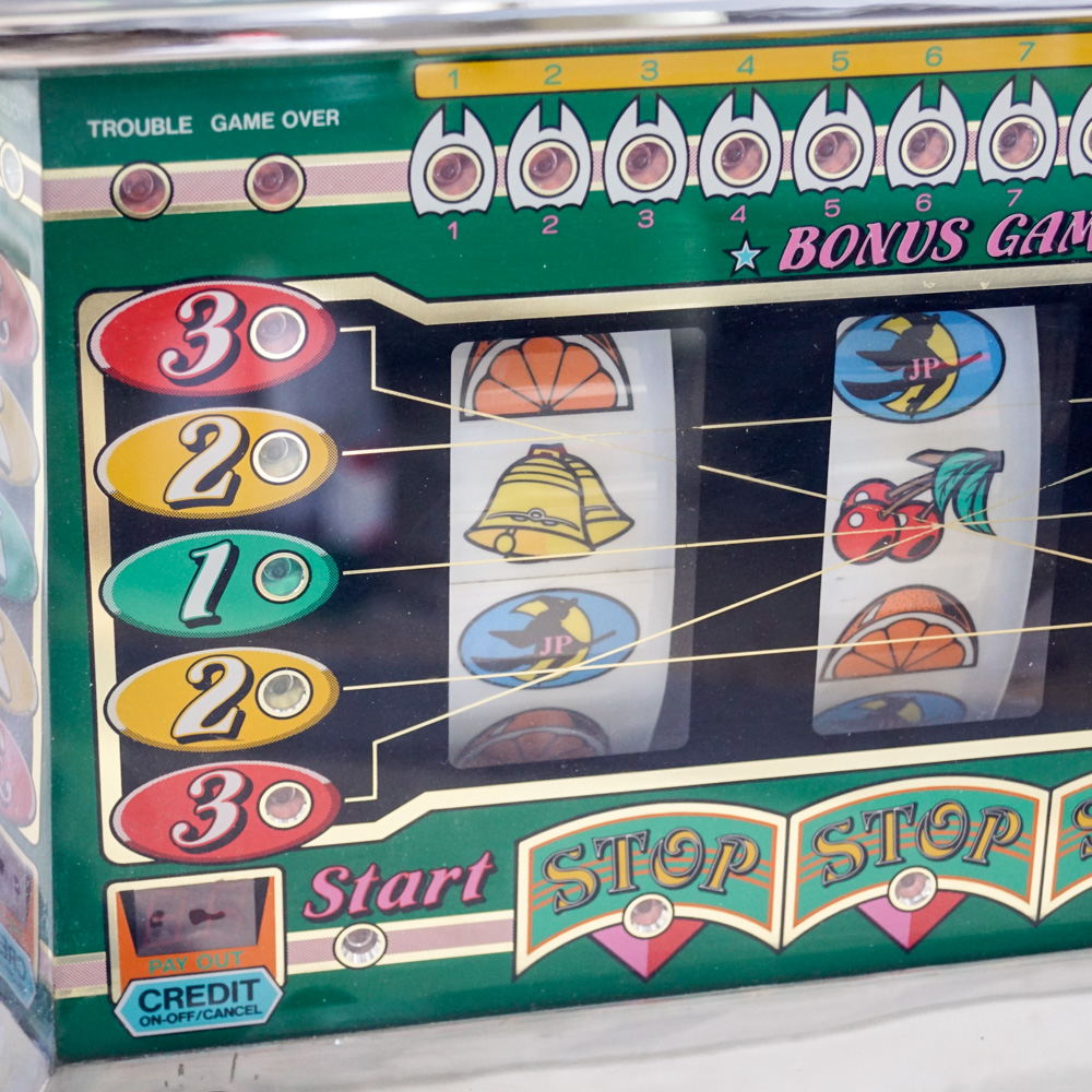 "Pulsar Extra" Slot Machine