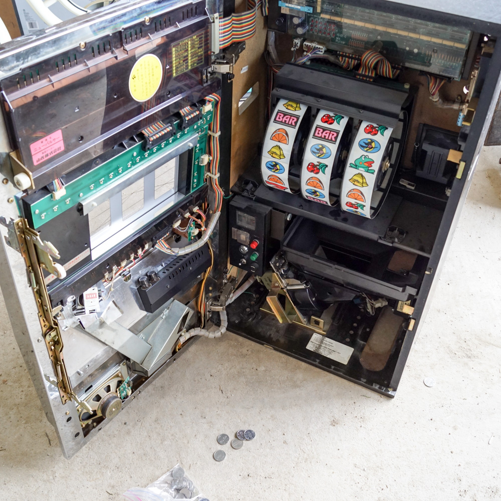 "Pulsar Extra" Slot Machine