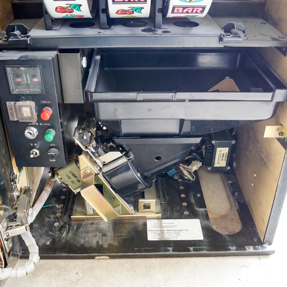 "Pulsar Extra" Slot Machine