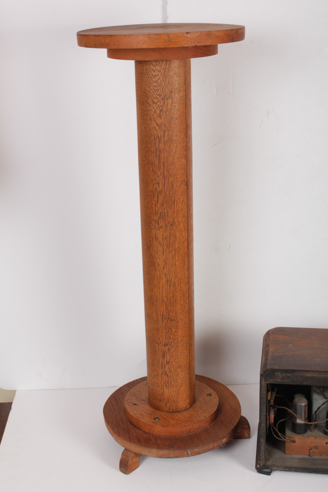 Vintage Belmont Model 7D22 Radio and Oak Pedestal Plant Stand