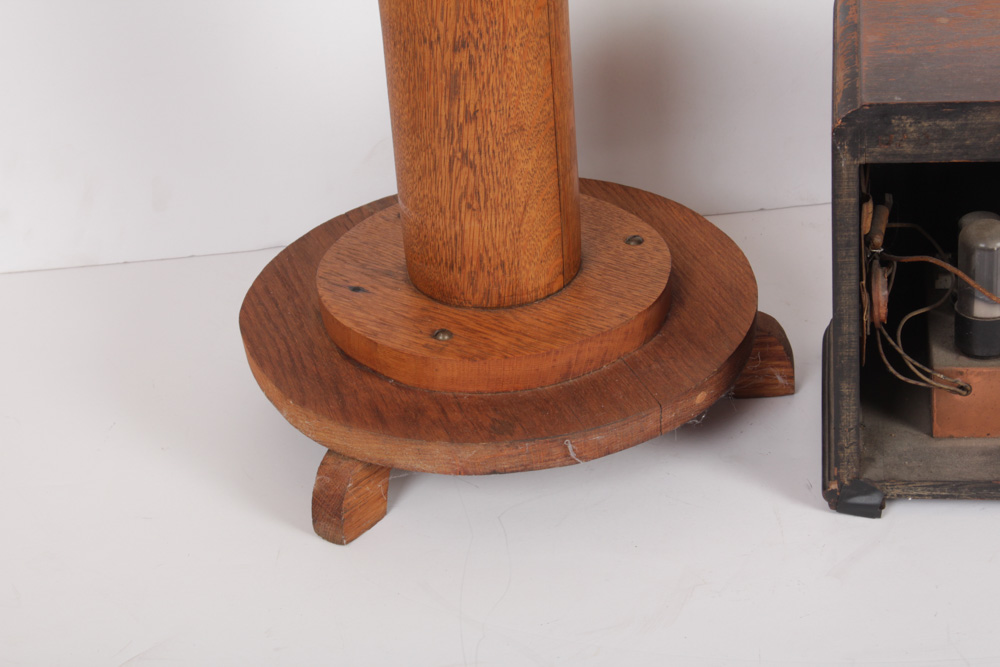 Vintage Belmont Model 7D22 Radio and Oak Pedestal Plant Stand