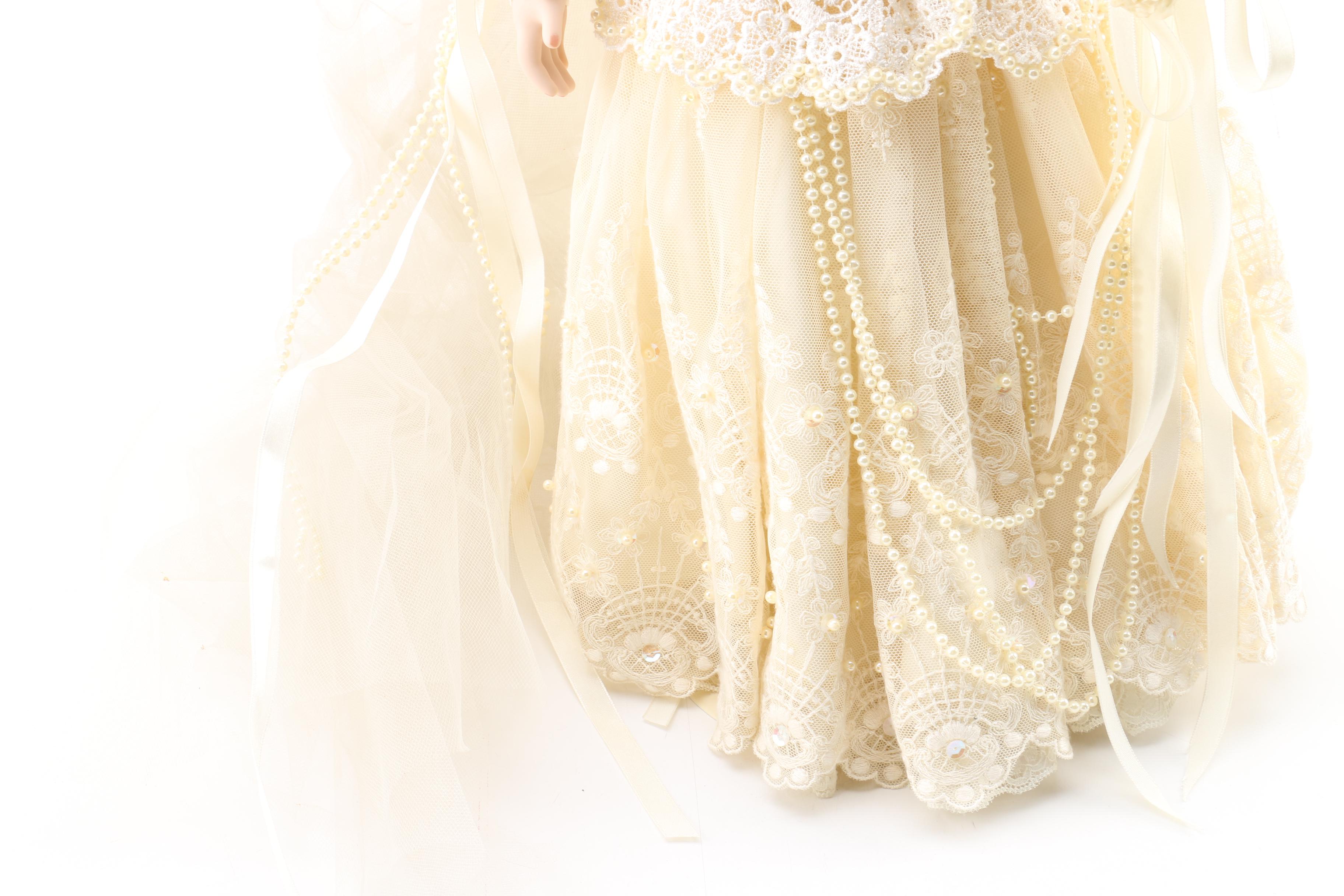 Franklin Heirloom "Bébé Bru Victorian Bride" Porcelain Doll