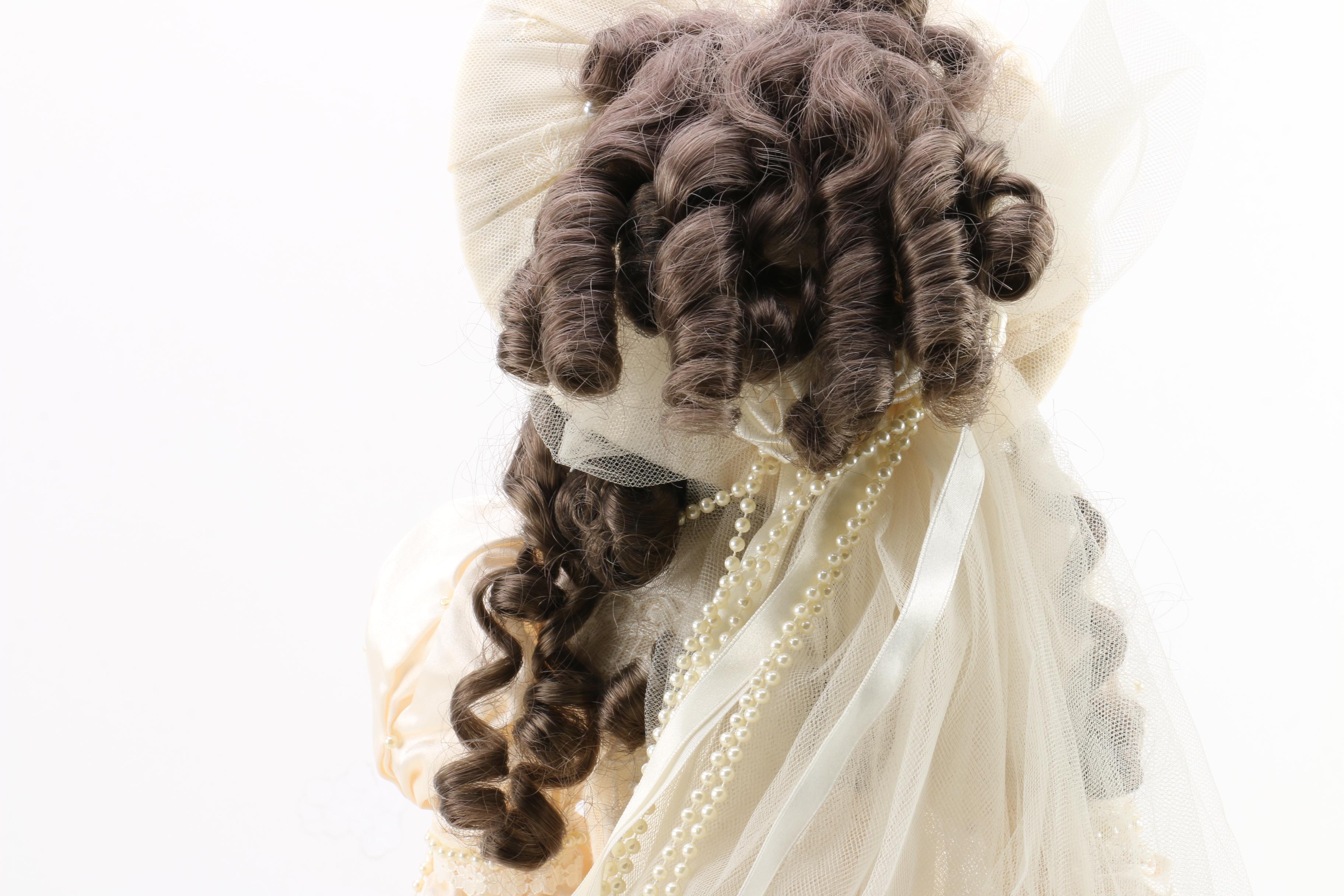 Franklin Heirloom "Bébé Bru Victorian Bride" Porcelain Doll