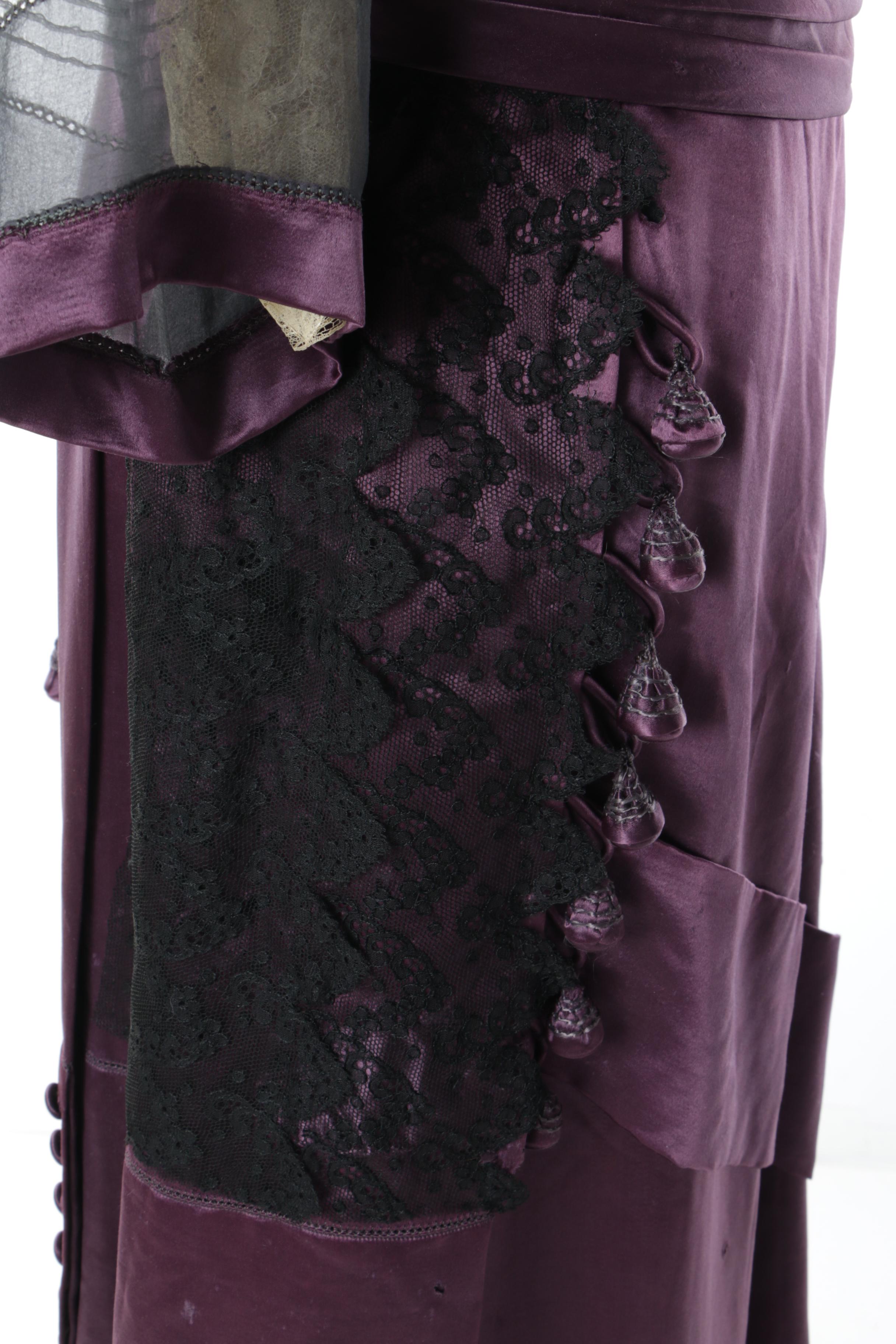 Women's Circa 1910 Early Edwardian Plum and Black Silk Gown Trimmed in Lace