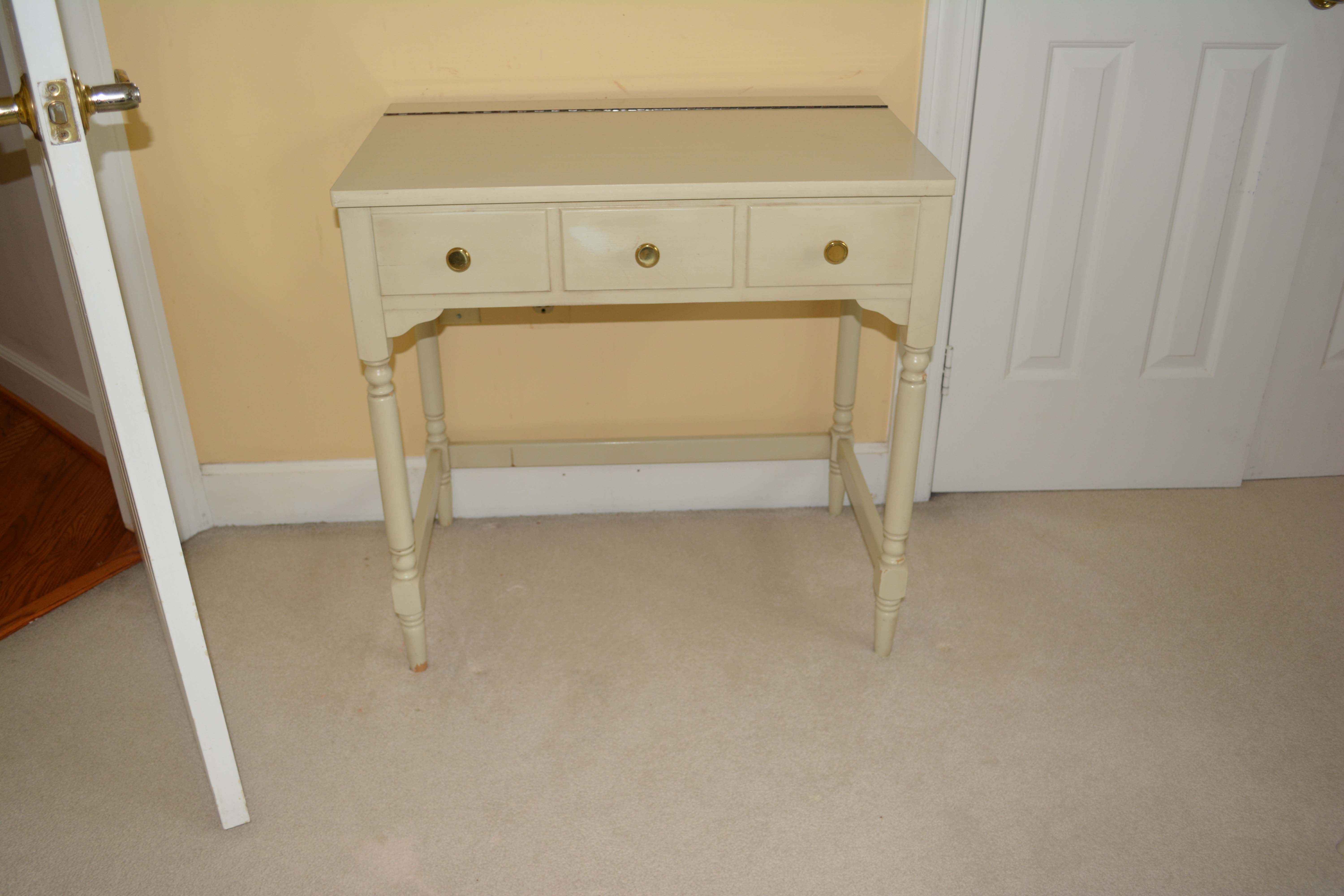 Ethan Allen Vanity Table with Chair