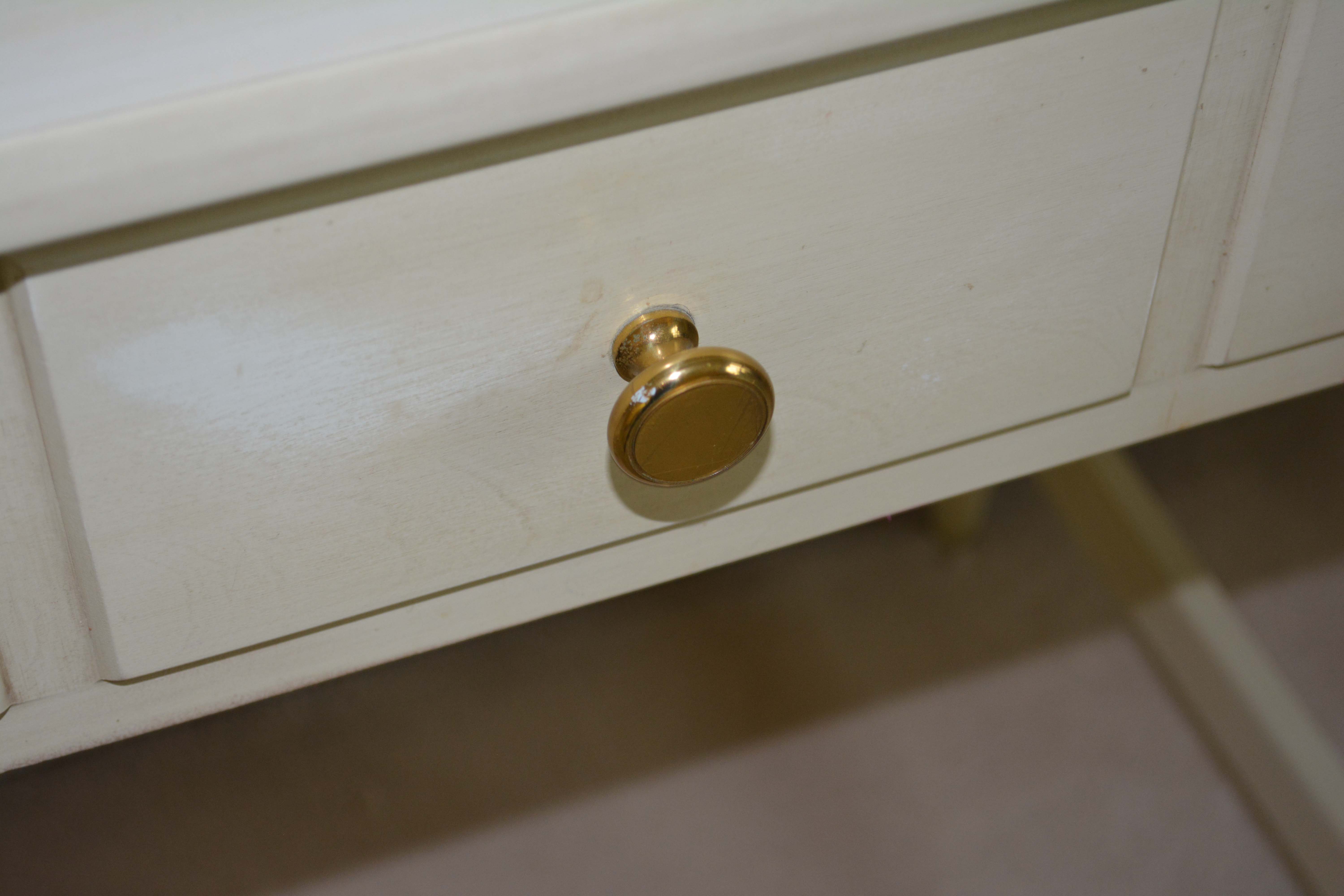 Ethan Allen Vanity Table with Chair