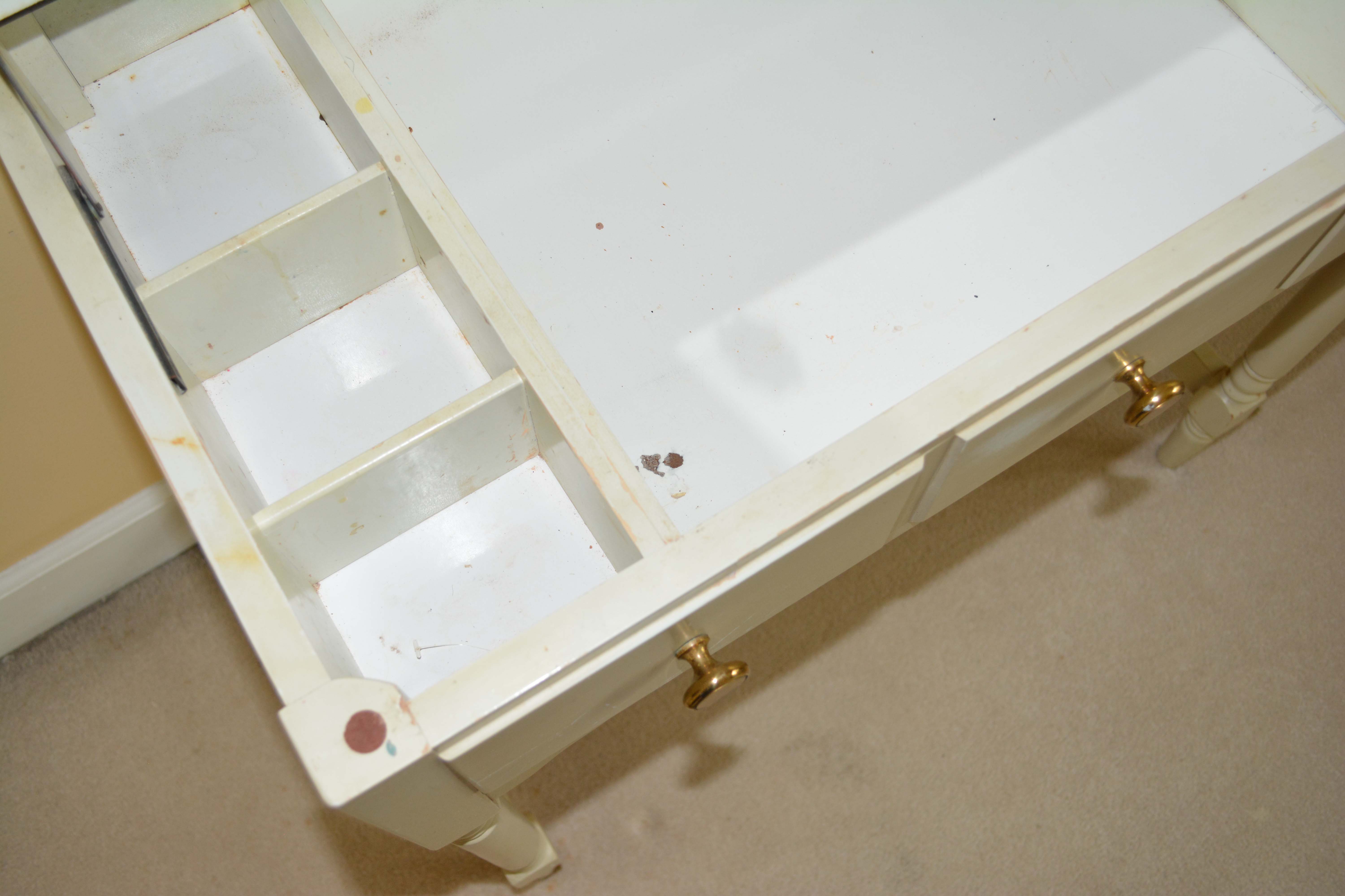 Ethan Allen Vanity Table with Chair