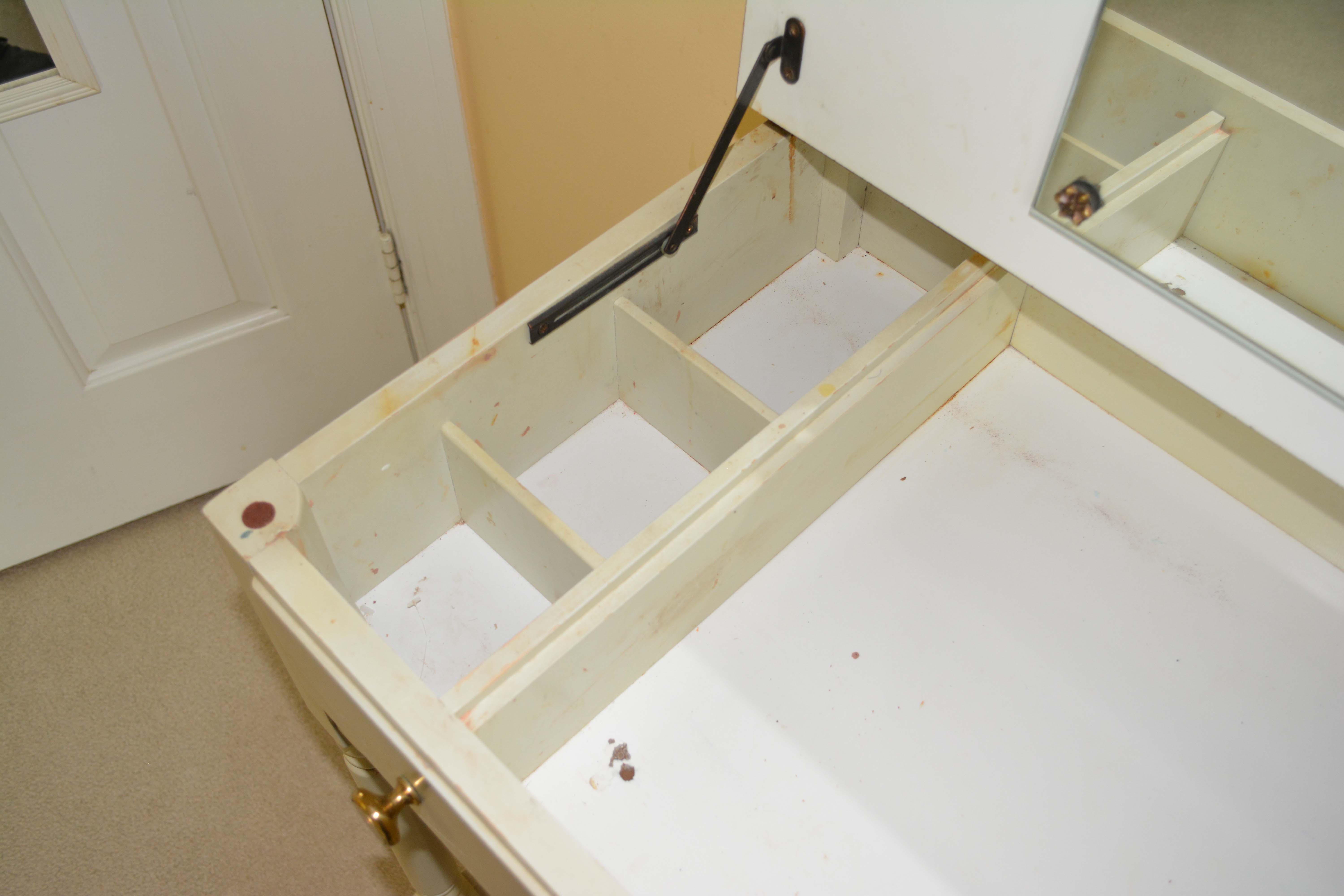 Ethan Allen Vanity Table with Chair