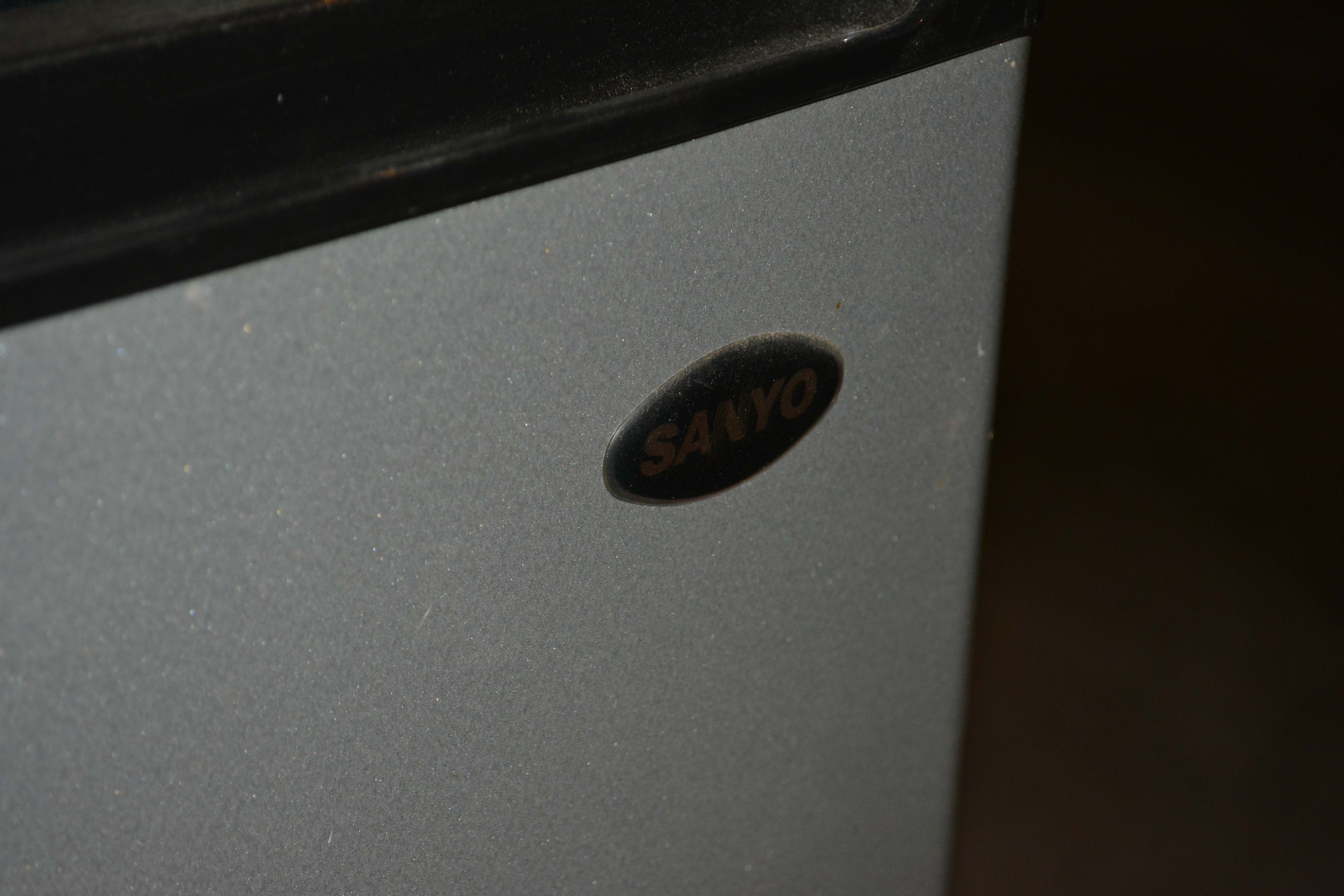 Sanyo SR-3720M Miniature Fridge