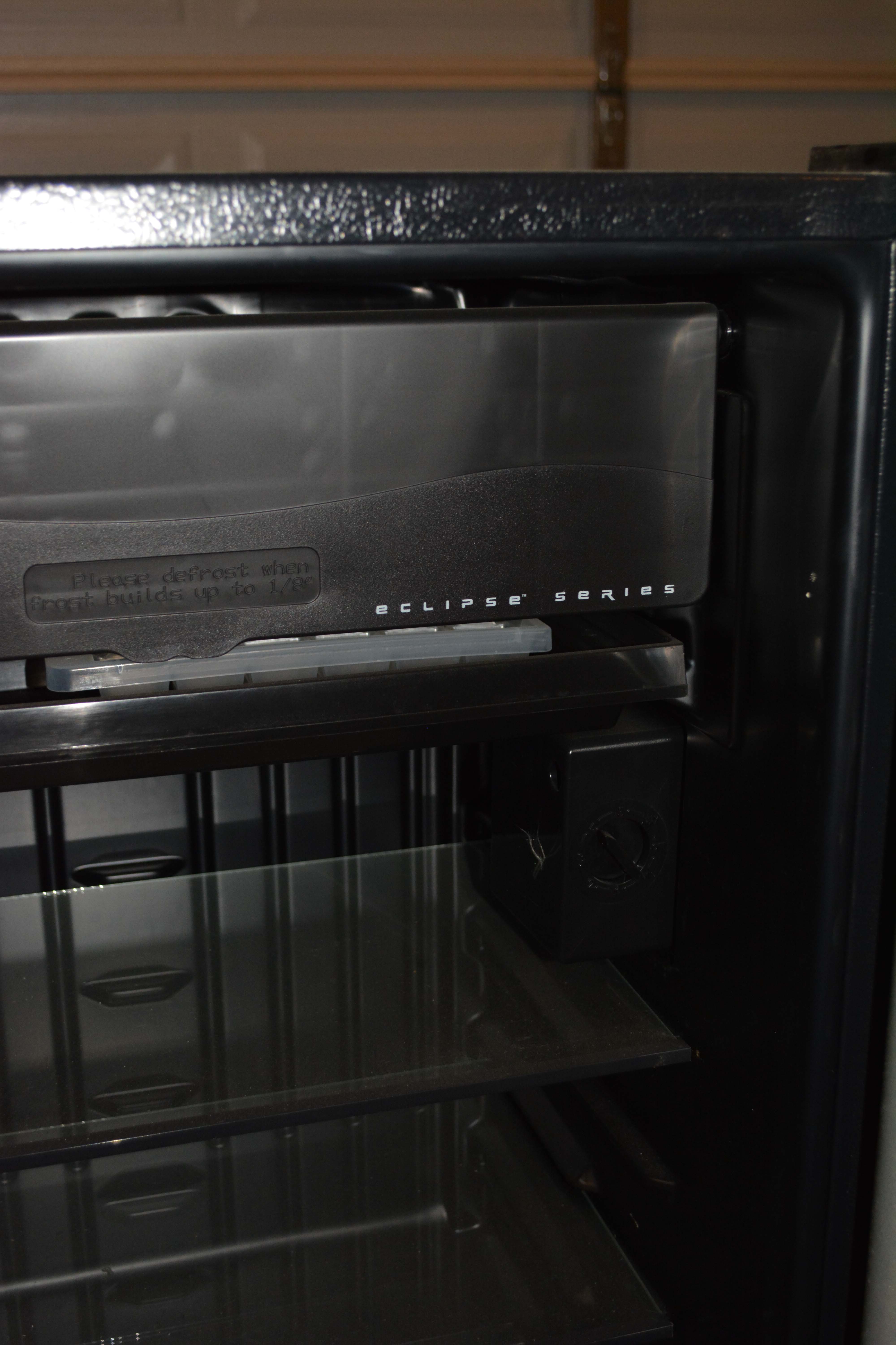 Sanyo SR-3720M Miniature Fridge