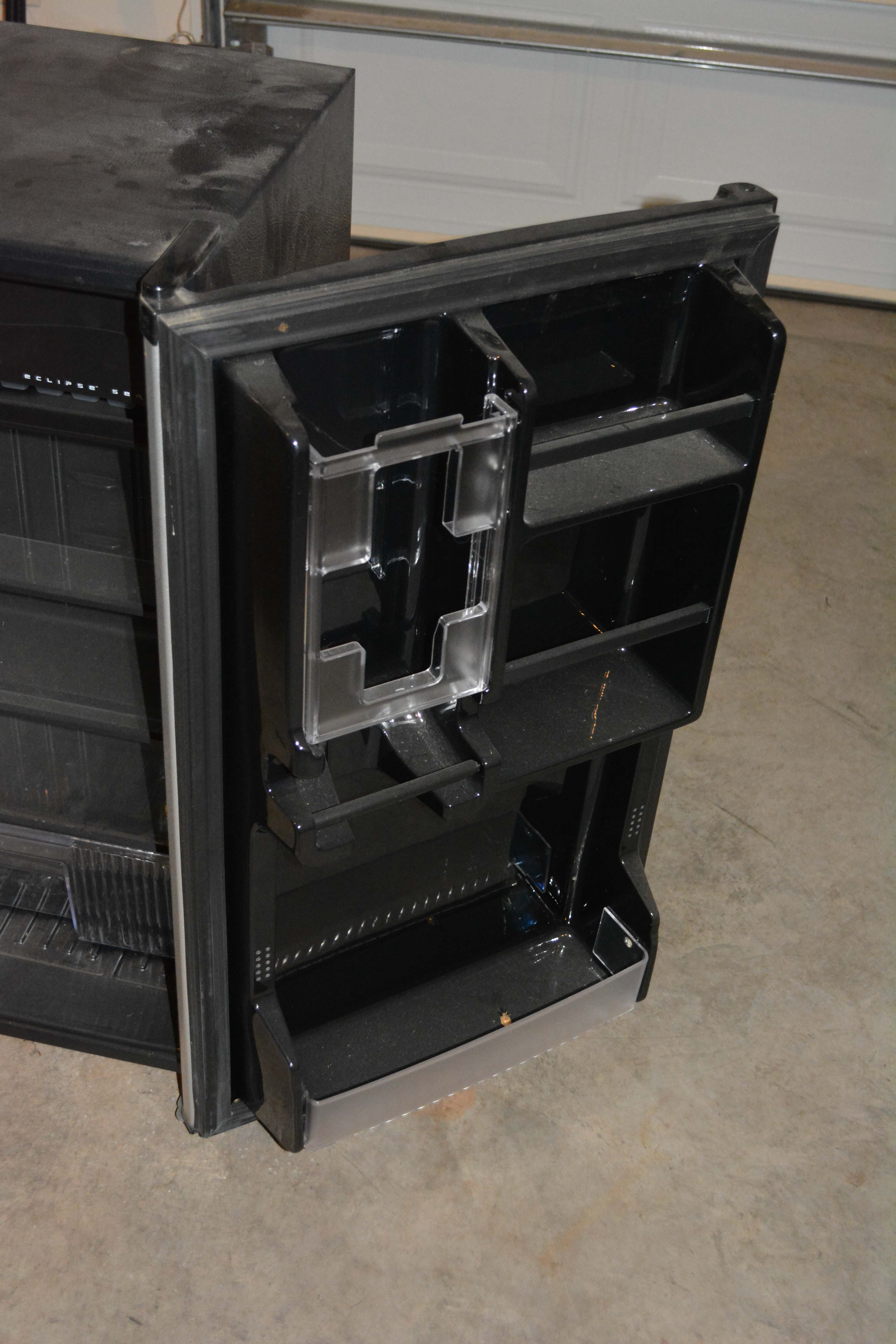 Sanyo SR-3720M Miniature Fridge