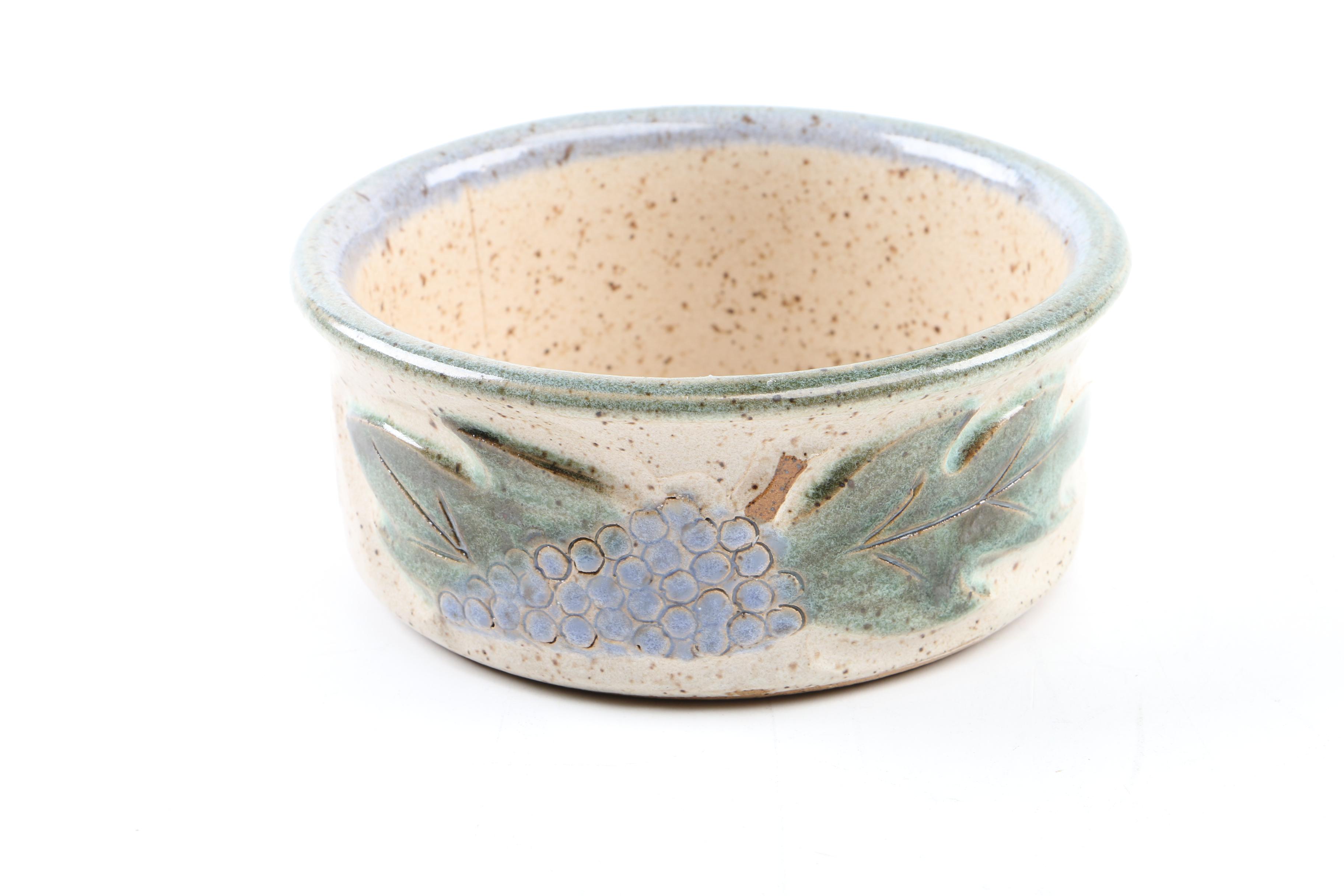 Annapolis Art Pottery Bun Warmer and Bowl